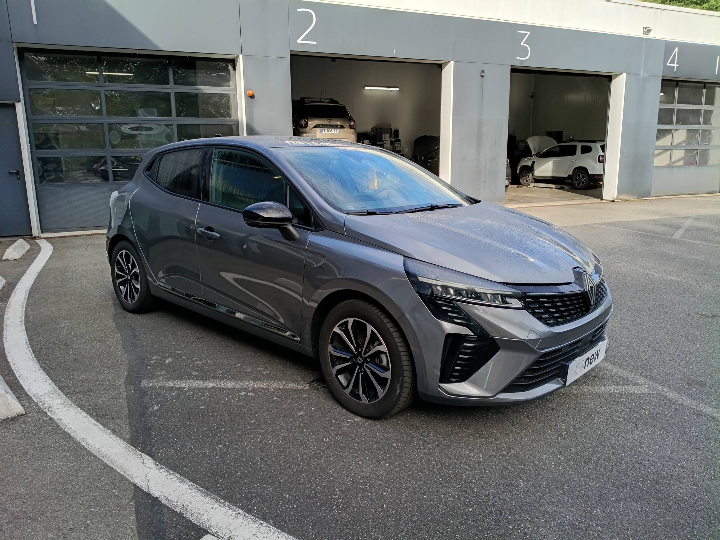 Vente en ligne Renault Clio 5 Clio E-Tech full hybrid 145 ch GSR2 au prix de 19 790 €