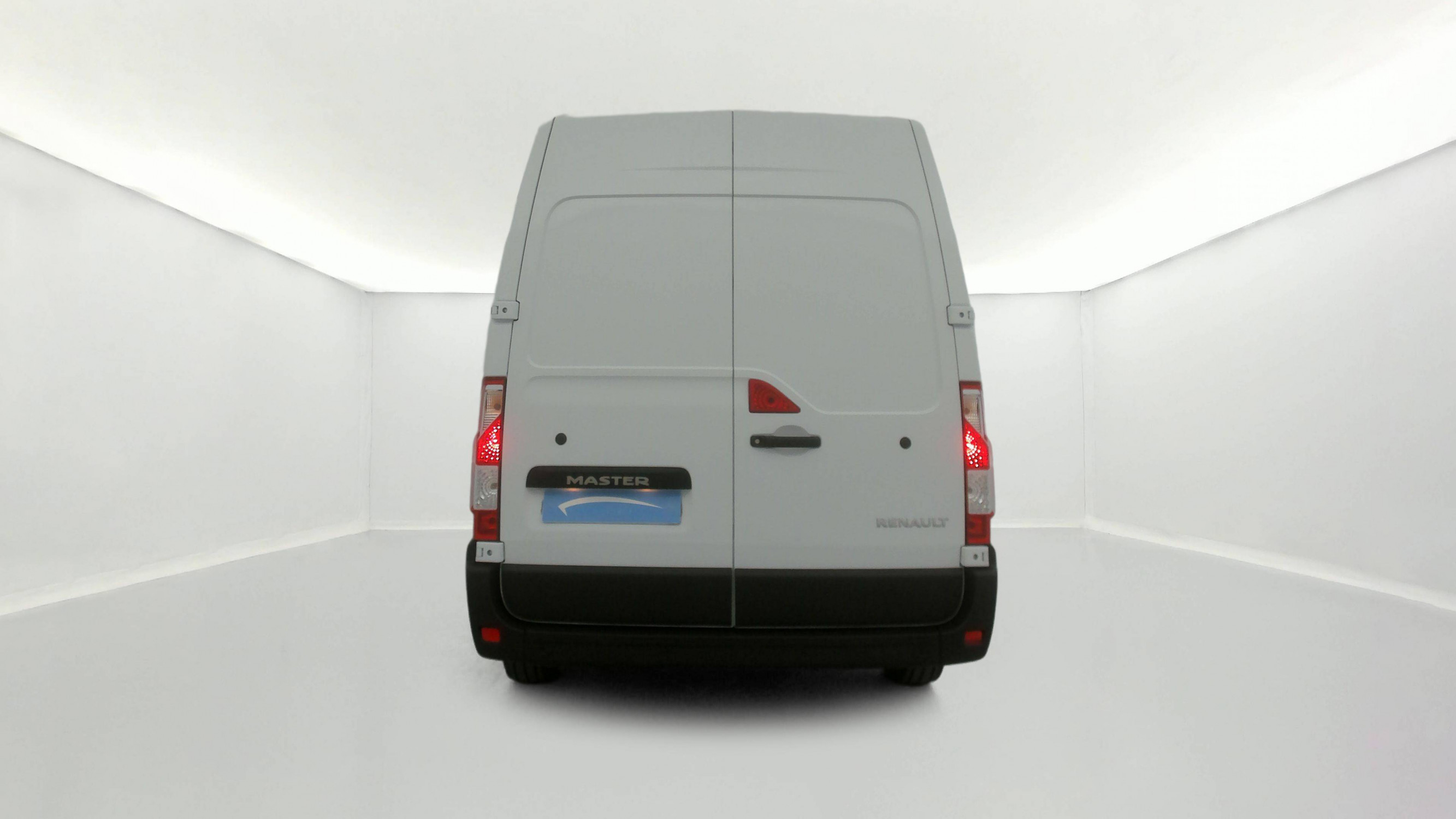 Vente en ligne Renault Master Fourgon MASTER FGN TRAC F3500 L2H2 BLUE DCI 135 au prix de 26 590 €