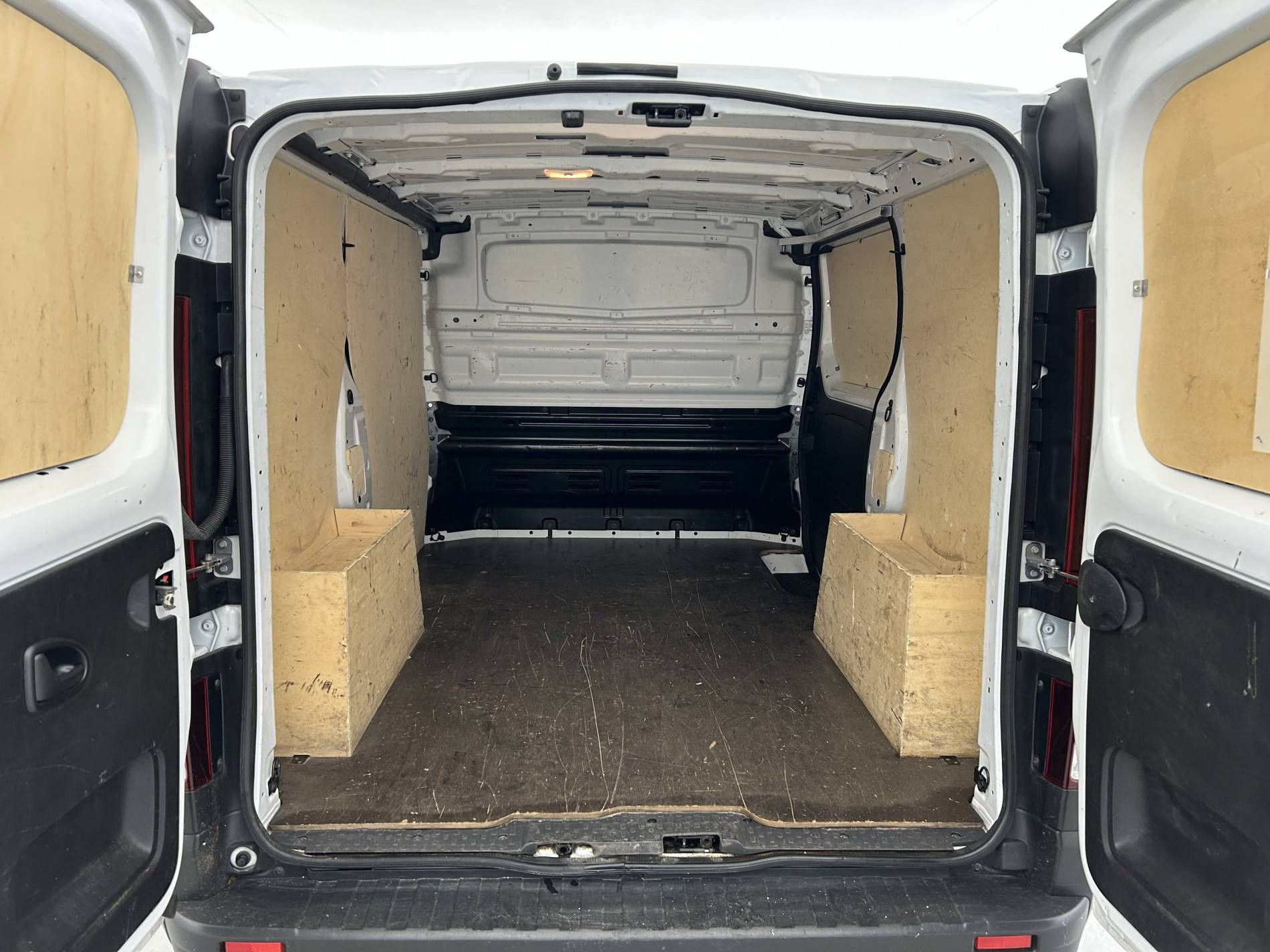 Vente en ligne Renault Trafic 3 Fourgon TRAFIC FGN L1H1 3000 KG BLUE DCI 130 au prix de 22 788 €