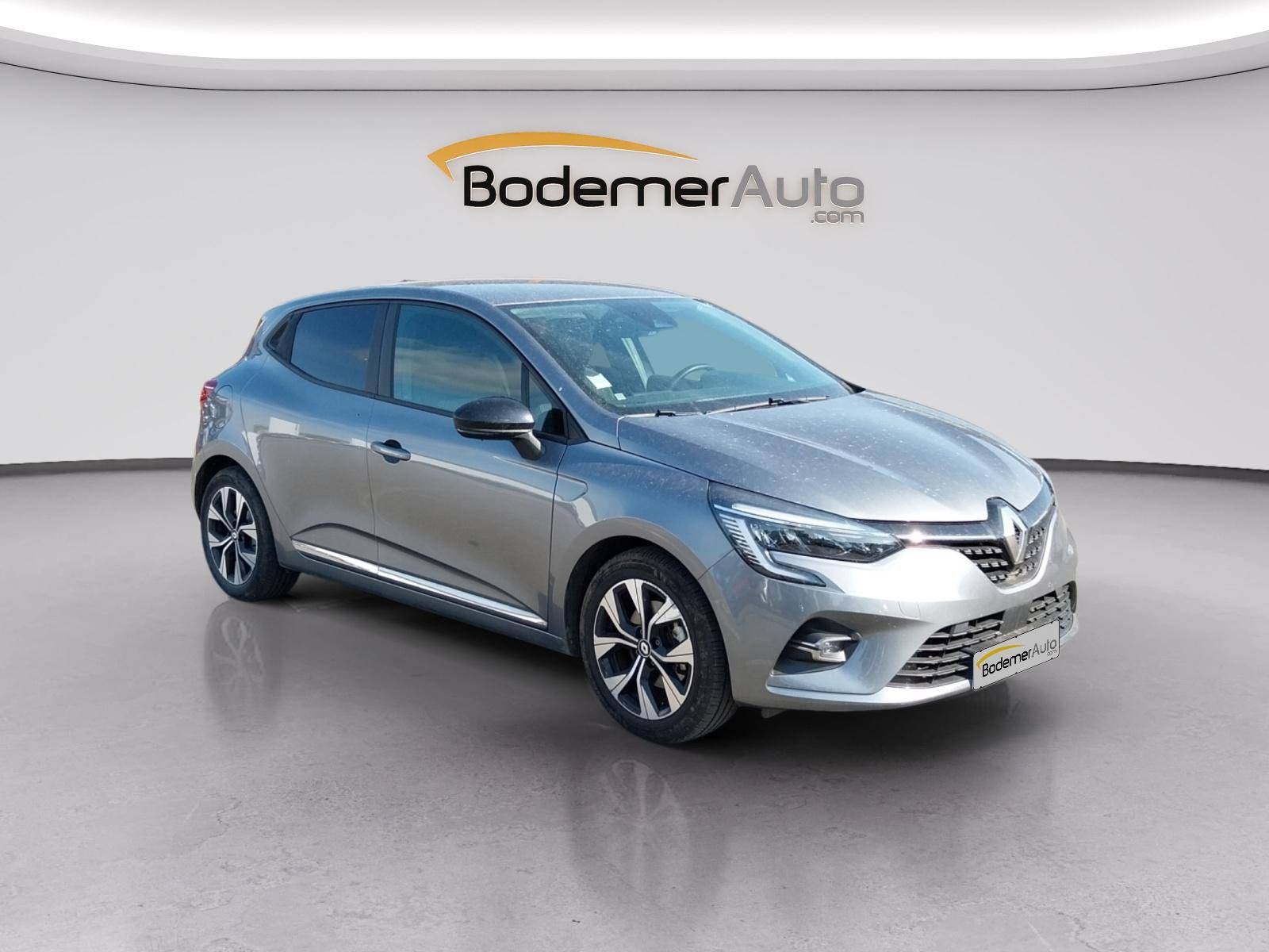 Vente en ligne Renault Clio 5 Clio E-Tech full hybrid 145 au prix de 17 490 €