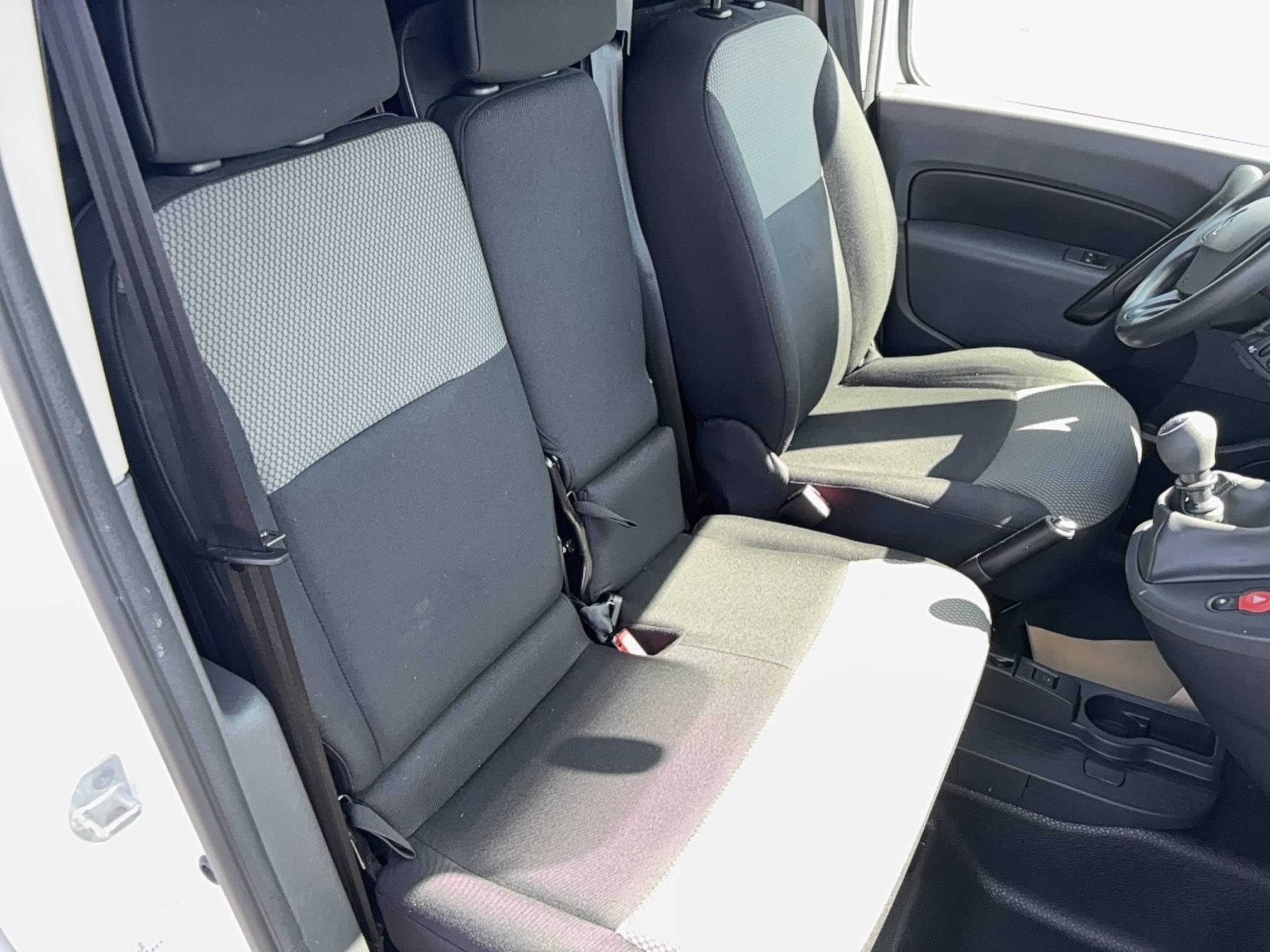 Vente en ligne Renault Kangoo Express  BLUE DCI 80 au prix de 12 290 €