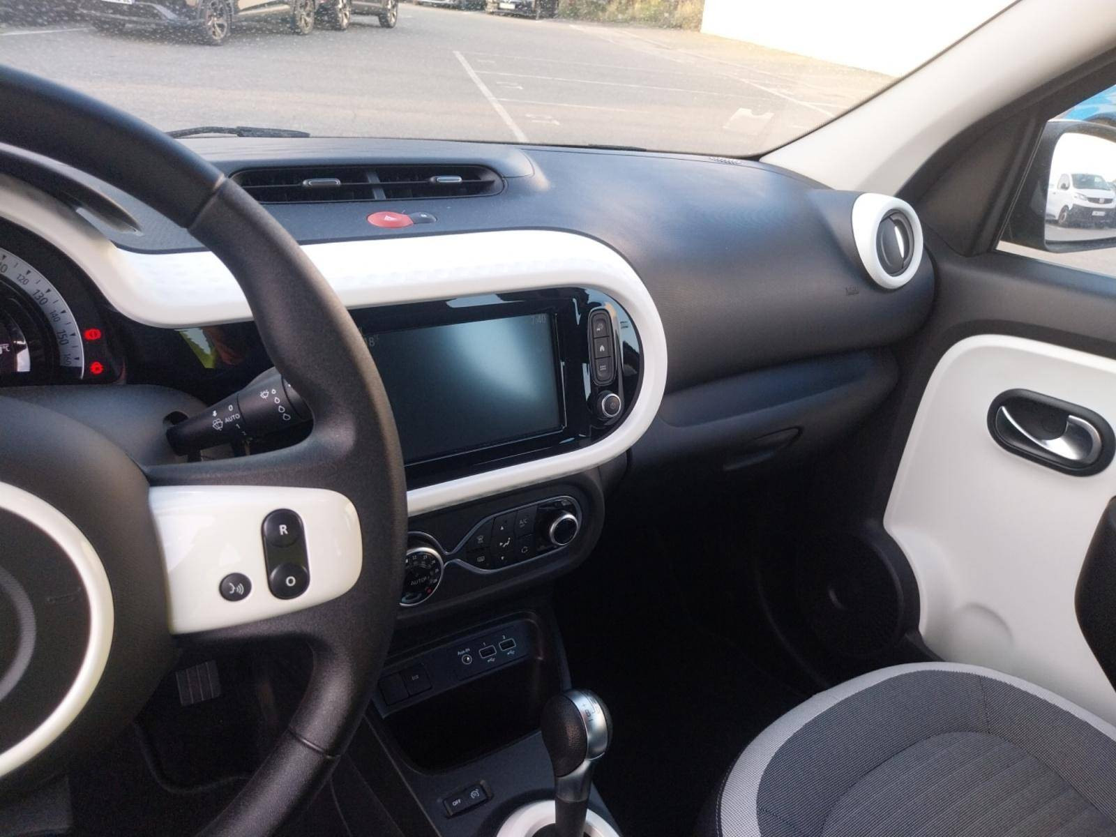 Vente en ligne Renault Twingo Electrique Twingo III E-Tech au prix de 13 900 €