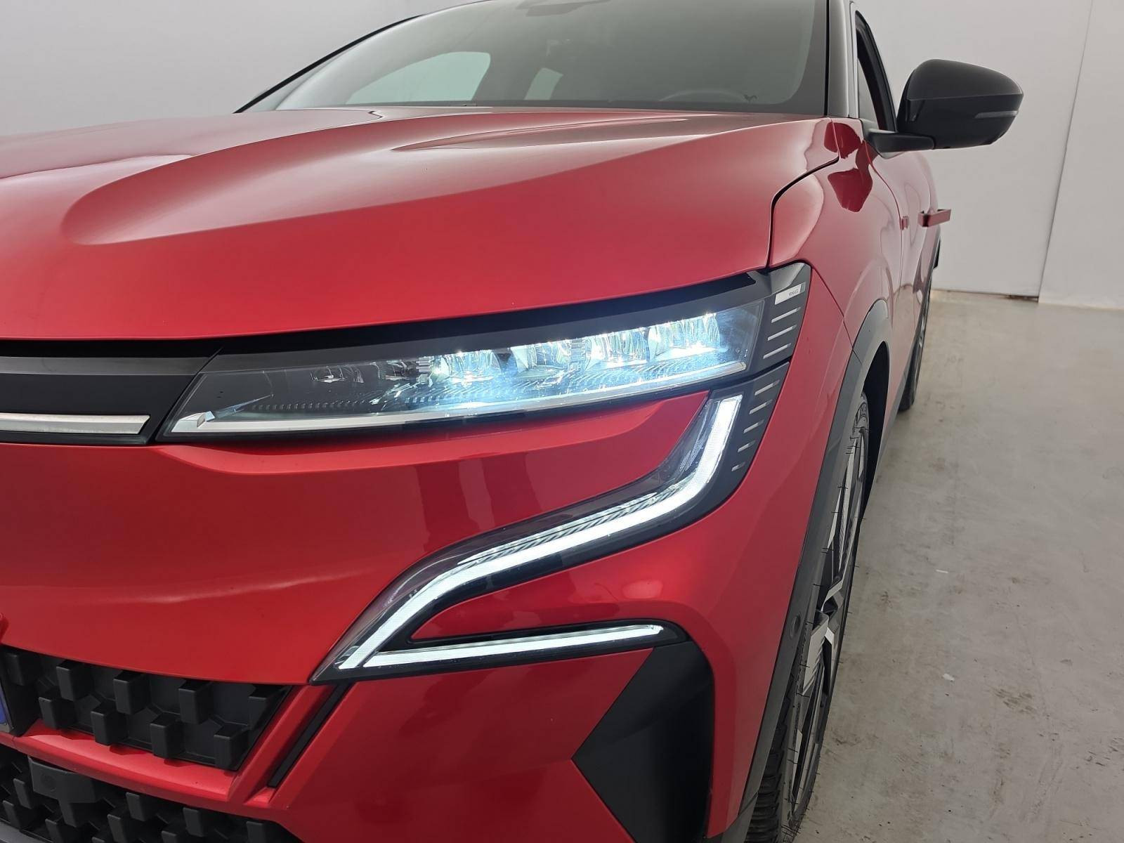 Vente en ligne Renault Megane E-Tech  EV60 220 ch super charge au prix de 22 990 €