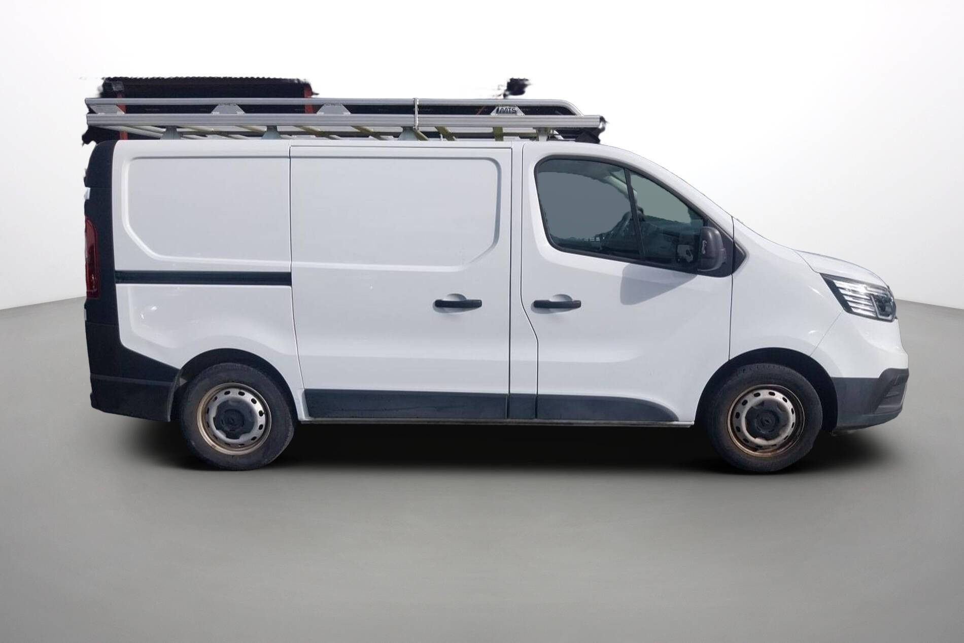 Vente en ligne Renault Trafic 3 Fourgon TRAFIC FGN L1H1 2800 KG BLUE DCI 110 au prix de 21 290 €