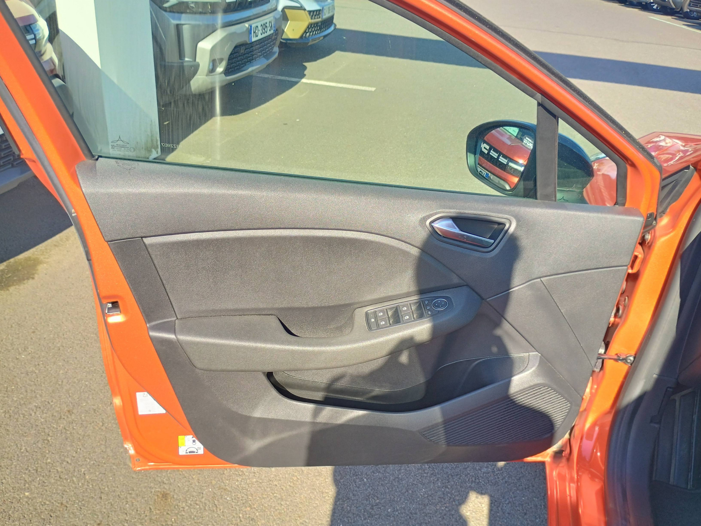 Vente en ligne Renault Clio 5 Clio E-Tech full hybrid 145 au prix de 16 300 €
