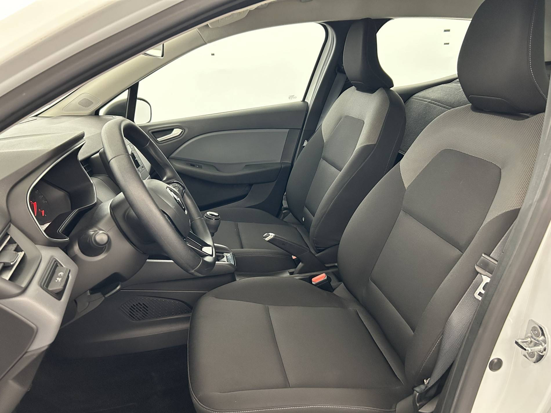 Vente en ligne Renault Clio 5 CLIO SOCIETE BLUE DCI 85 au prix de 12 990 €