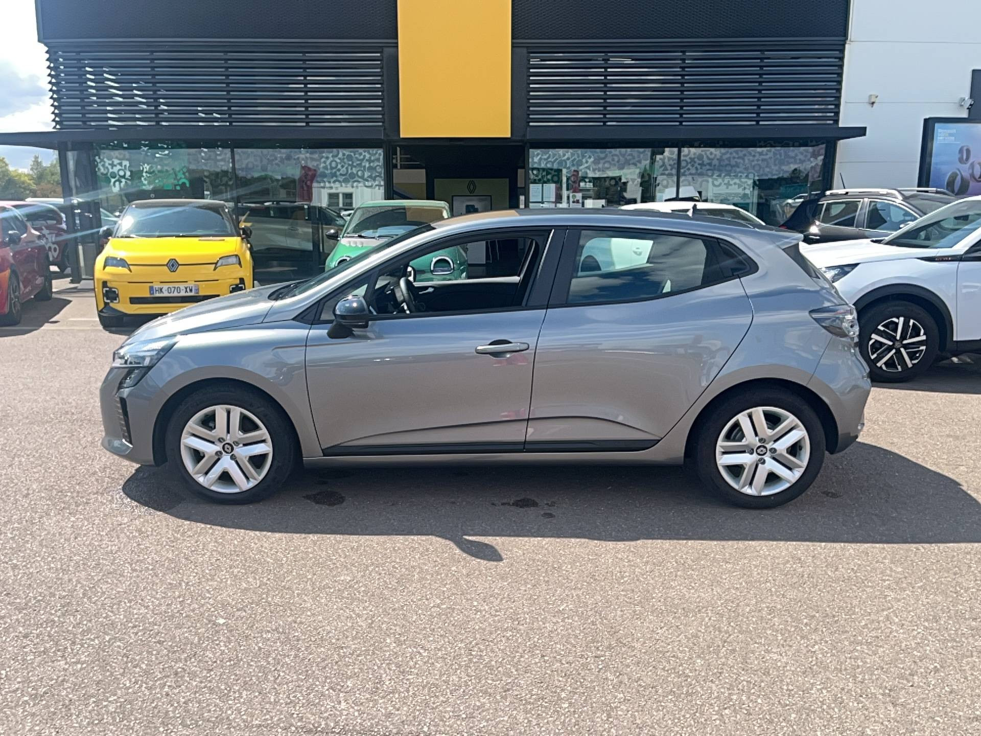 Vente en ligne Renault Clio 5 Clio E-Tech full hybrid 145 ch GSR2 au prix de 18 990 €