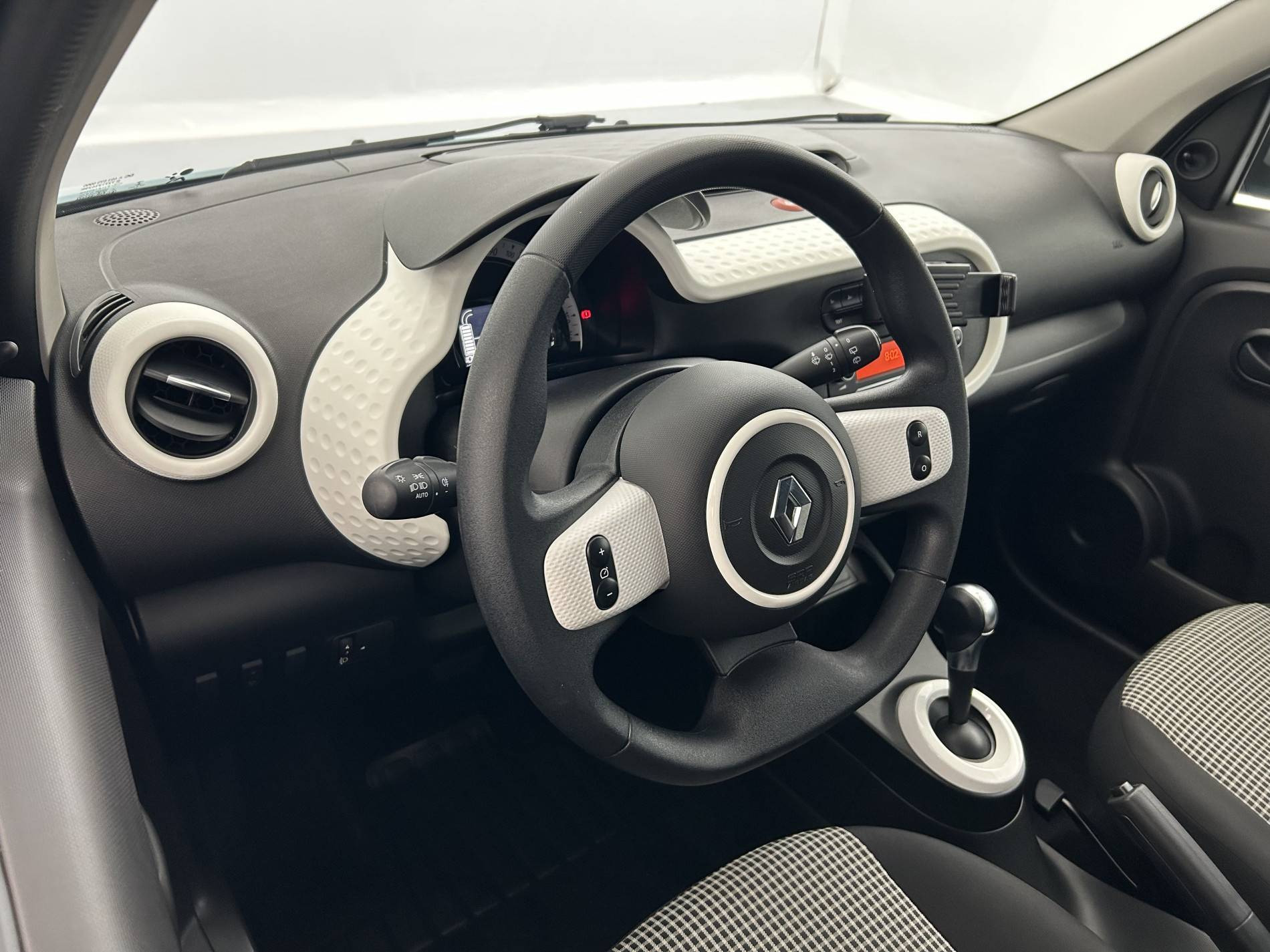 Vente en ligne Renault Twingo Electrique Twingo III E-Tech au prix de 12 790 €