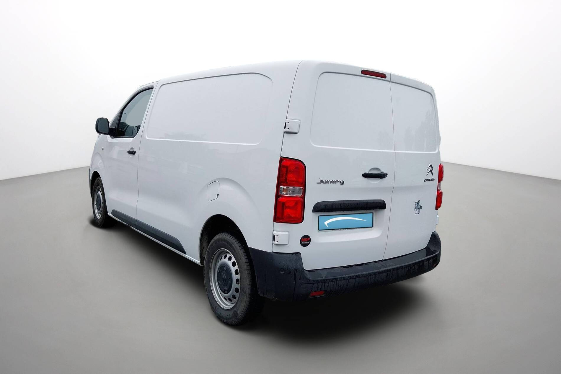 Vente en ligne Citroën Jumper Fourgon JUMPY FGN M BLUEHDI 120 S&S BVM6 au prix de 19 490 €