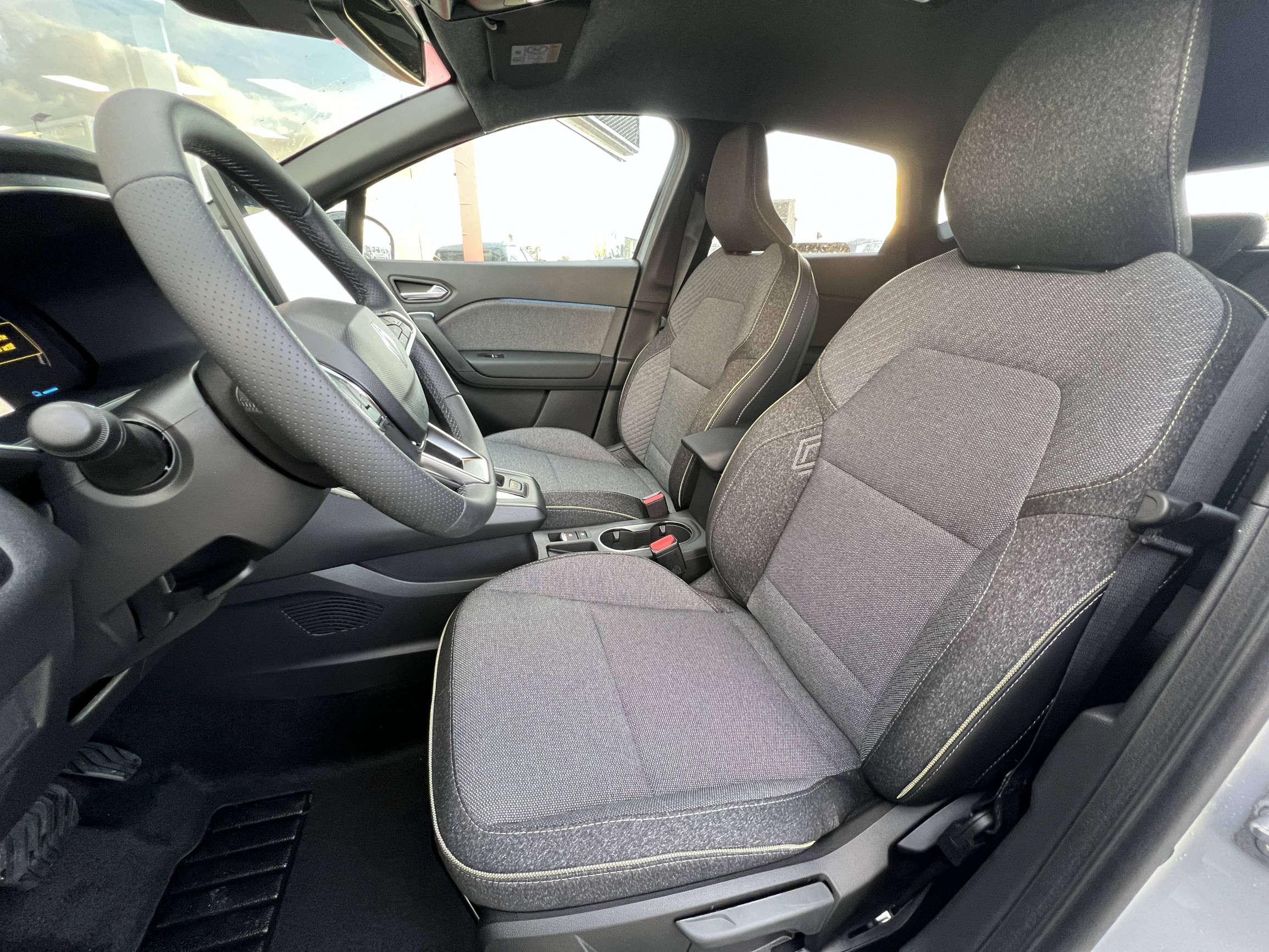 Vente en ligne Renault Captur  E-Tech full hybrid 160 ch au prix de 29 900 €