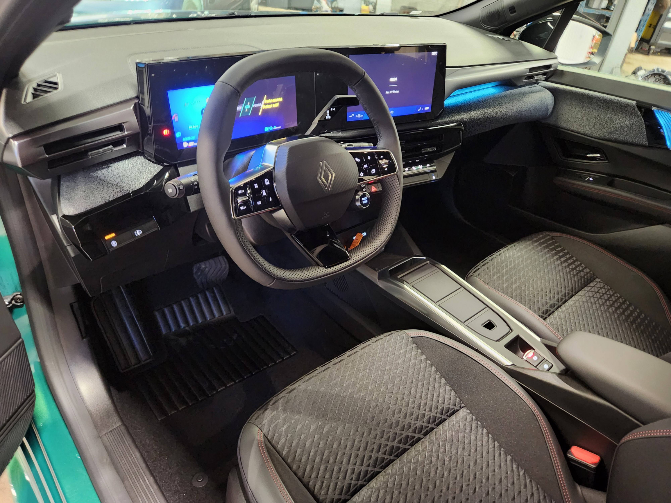 Vente en ligne Renault Clio 6 Clio E-Tech full hybrid 160 ch au prix de 25 890 €