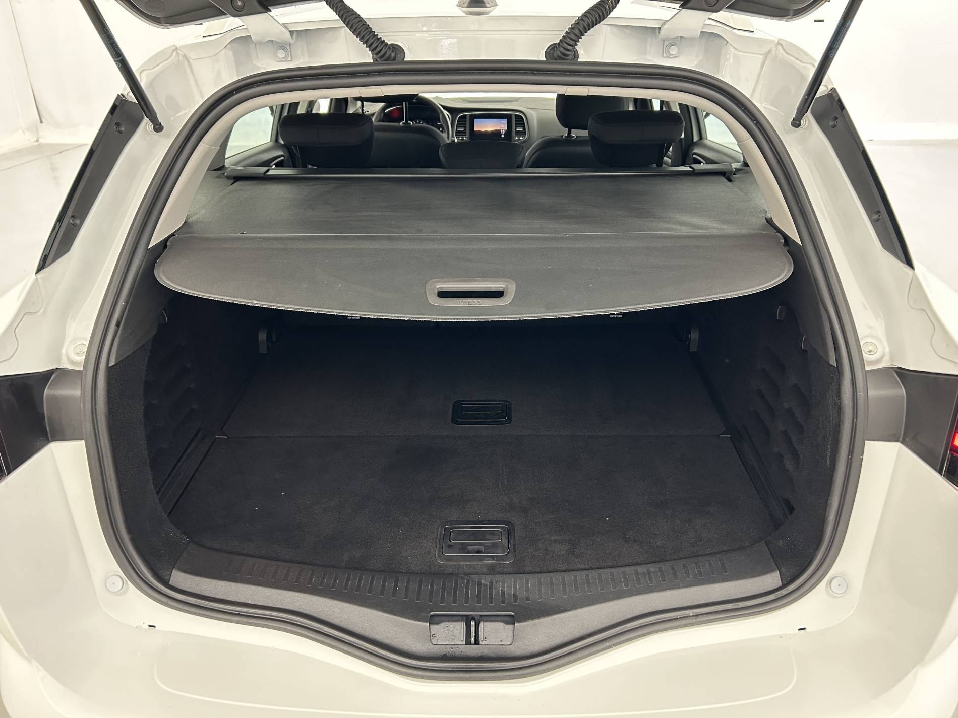 Vente en ligne Renault Megane 4 Estate  Blue dCi 115 au prix de 18 490 €