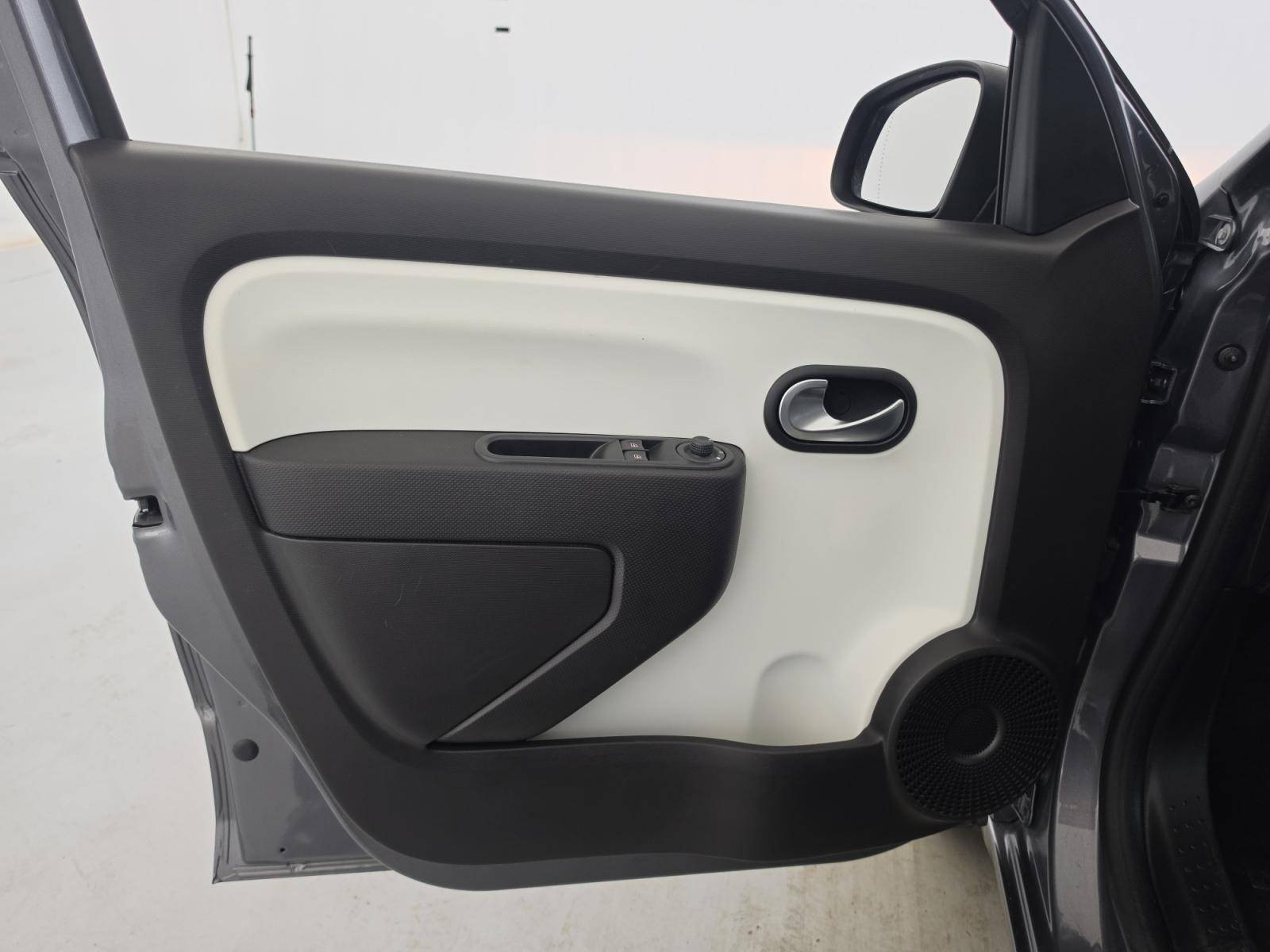 Vente en ligne Renault Twingo Electrique Twingo III E-Tech au prix de 13 900 €