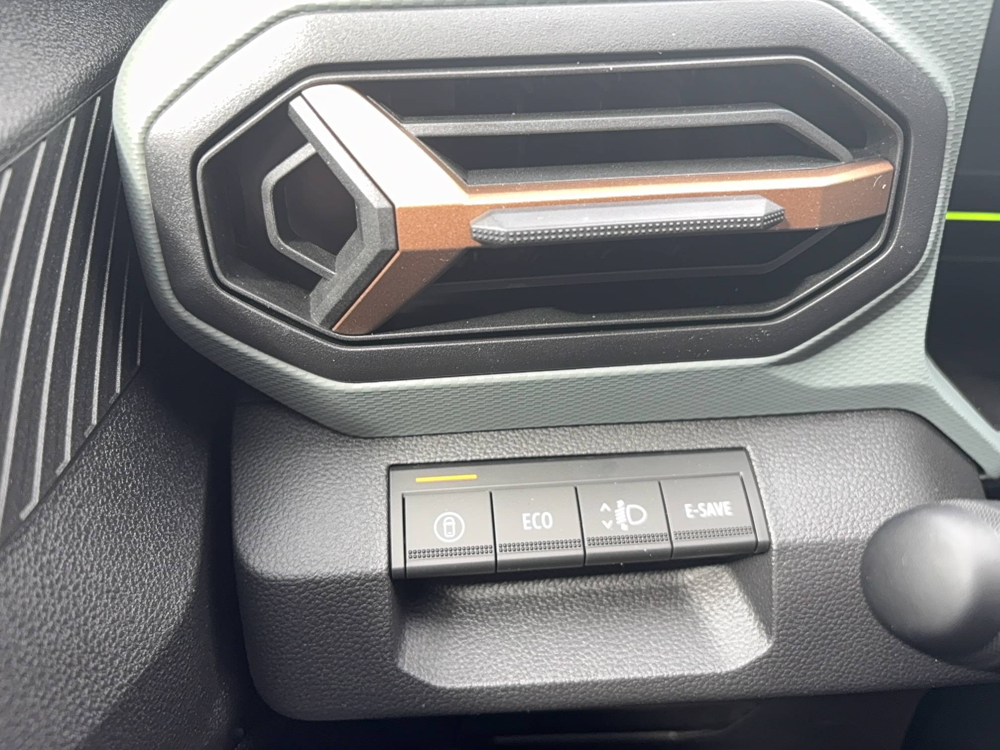 Vente en ligne Dacia Duster  Hybrid 155 au prix de 29 200 €