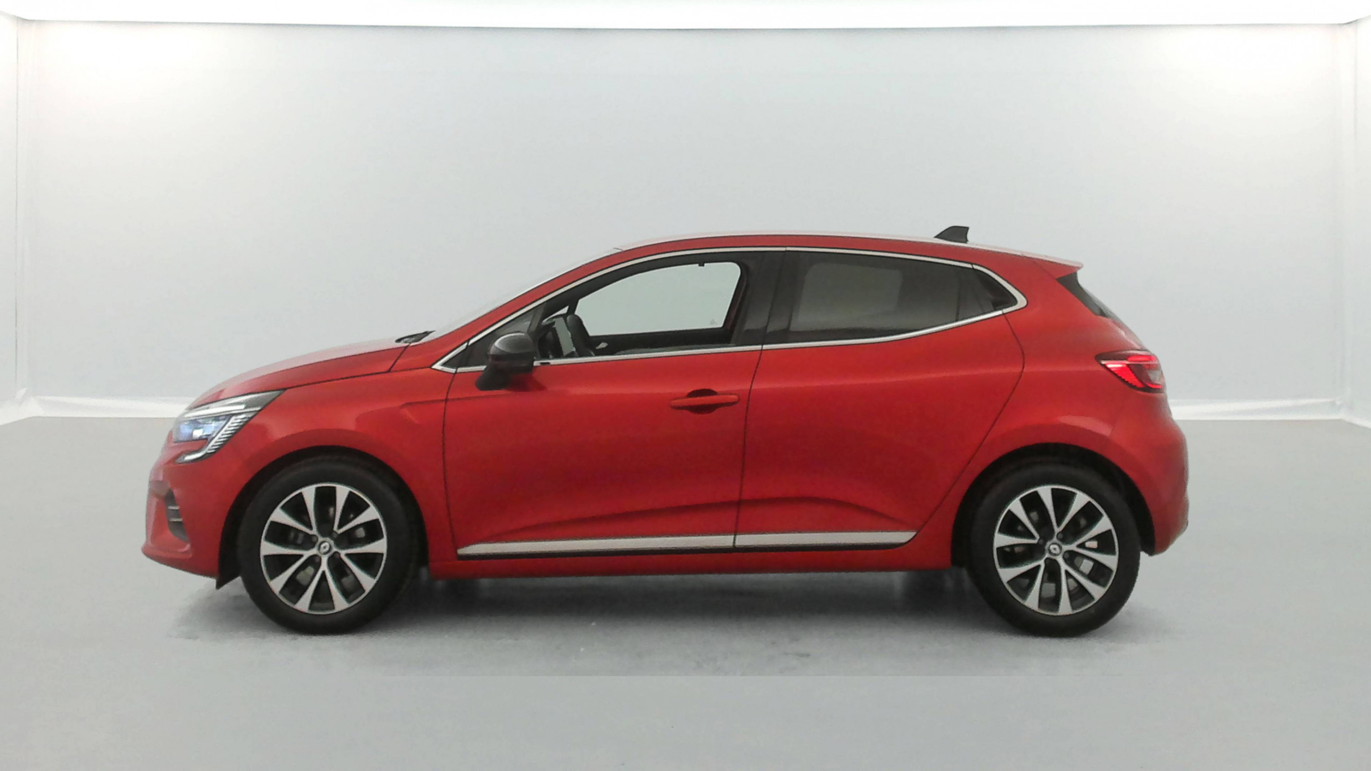 Vente en ligne Renault Clio 5 Clio TCe 90 au prix de 14 990 €