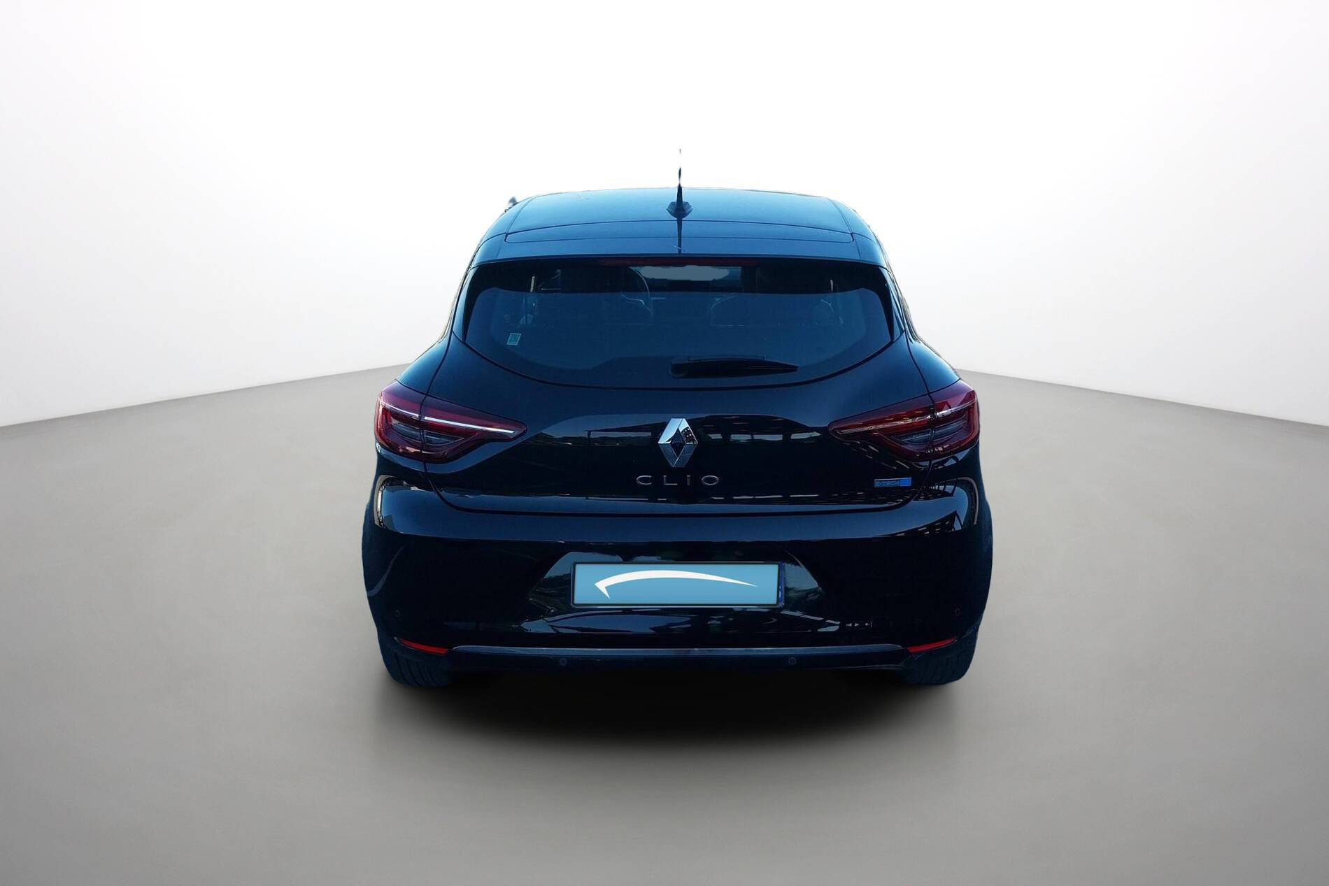 Vente en ligne Renault Clio 5 Clio E-Tech 140 - 21N au prix de 15 790 €