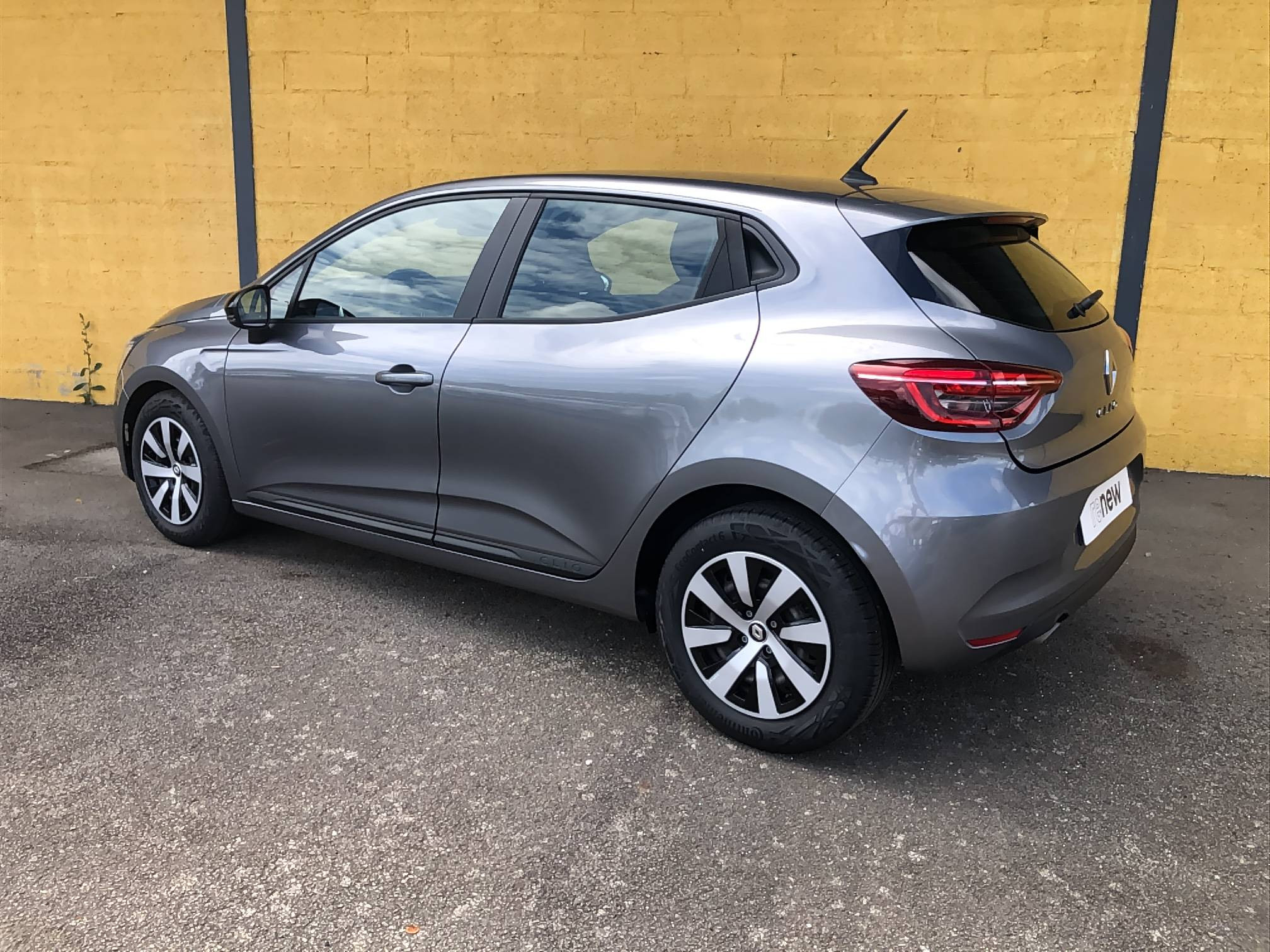 Vente en ligne Renault Clio 5 Clio TCe 90 au prix de 14 990 €