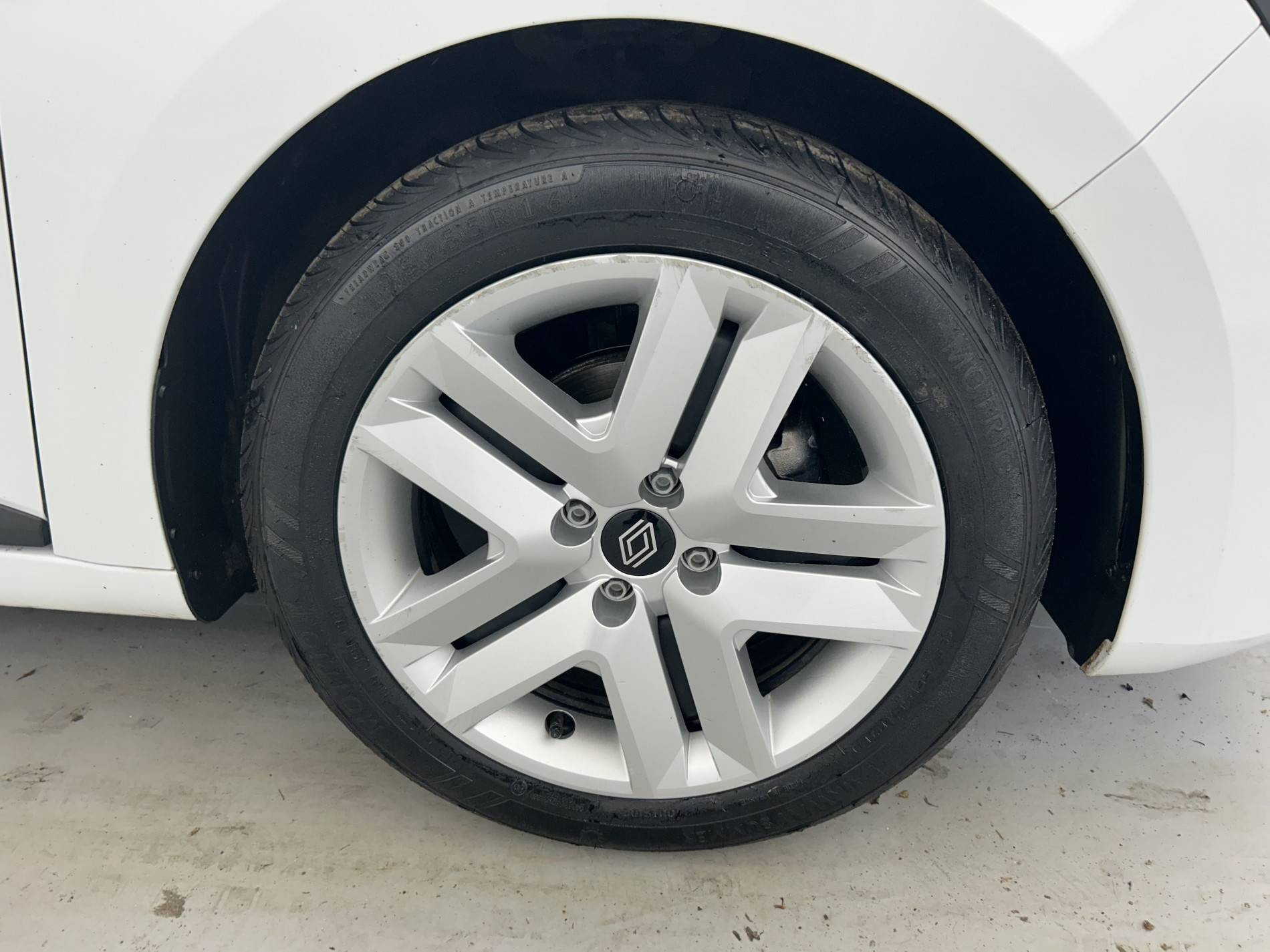 Vente en ligne Renault Clio 5 Clio TCe 90 au prix de 13 991 €
