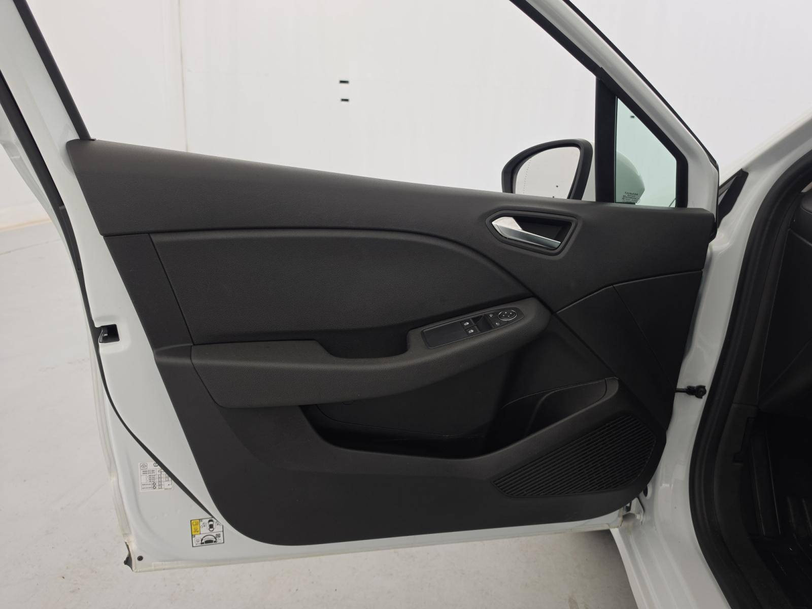Vente en ligne Renault Clio 5 Clio SCe 65 - 21N au prix de 11 790 €