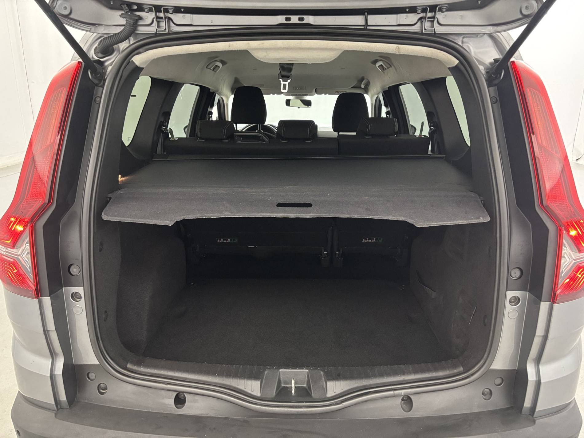Vente en ligne Dacia Jogger  Hybrid 140 5 places au prix de 21 290 €