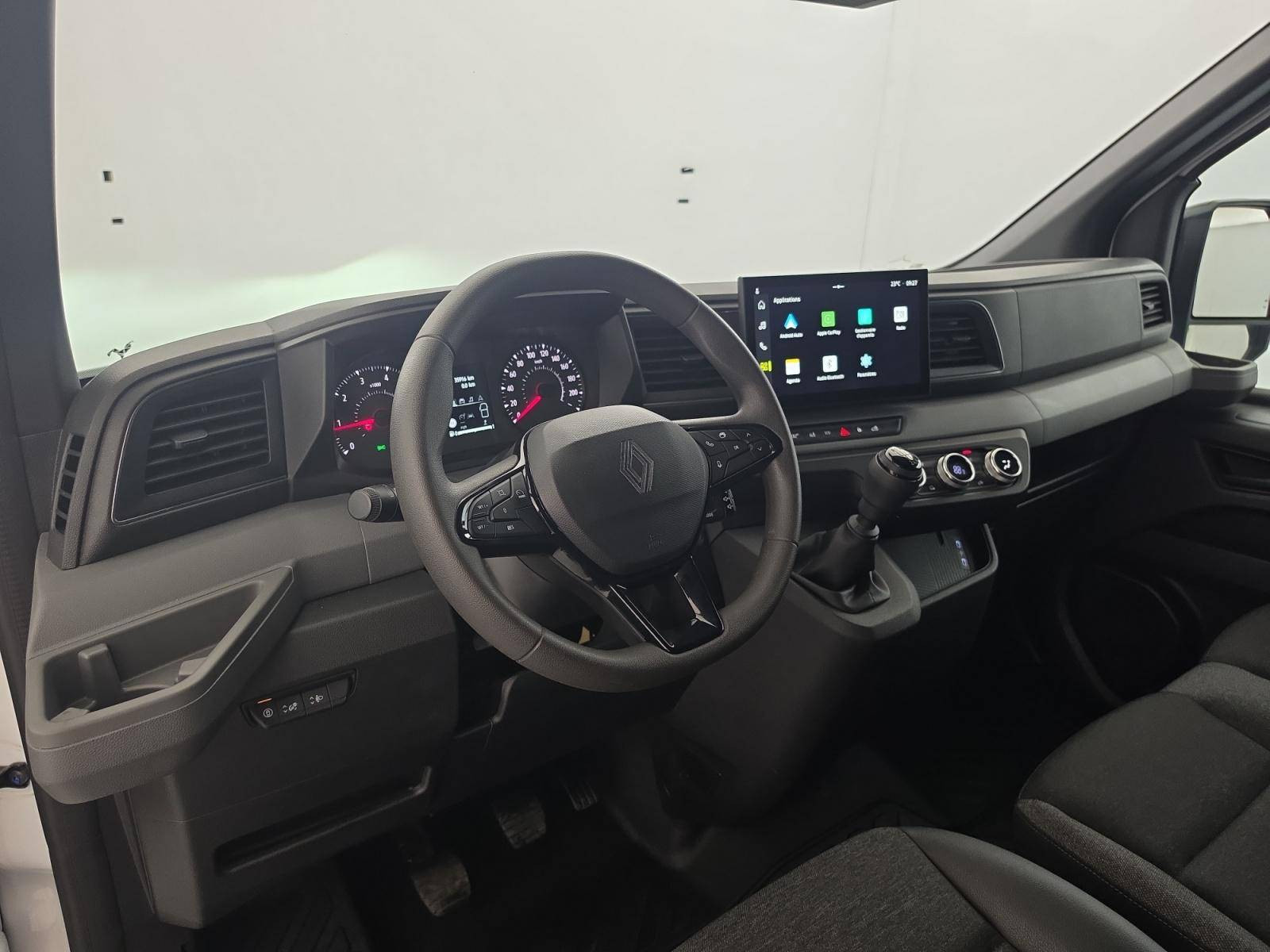 Vente en ligne Renault Master Fourgon MASTER FG BLUE DCI 130 L2H2 3T5 TR au prix de 28 490 €