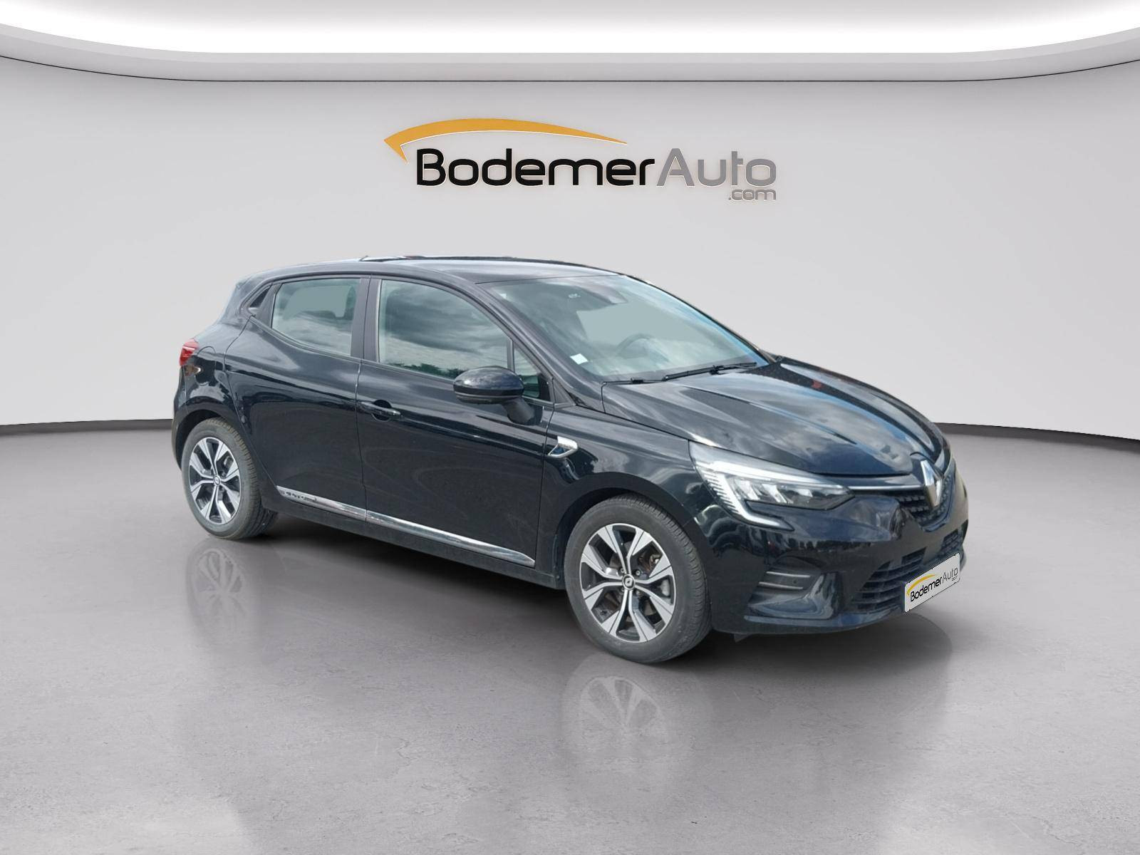 Vente en ligne Renault Clio 5 Clio E-Tech 140 - 21N au prix de 15 890 €