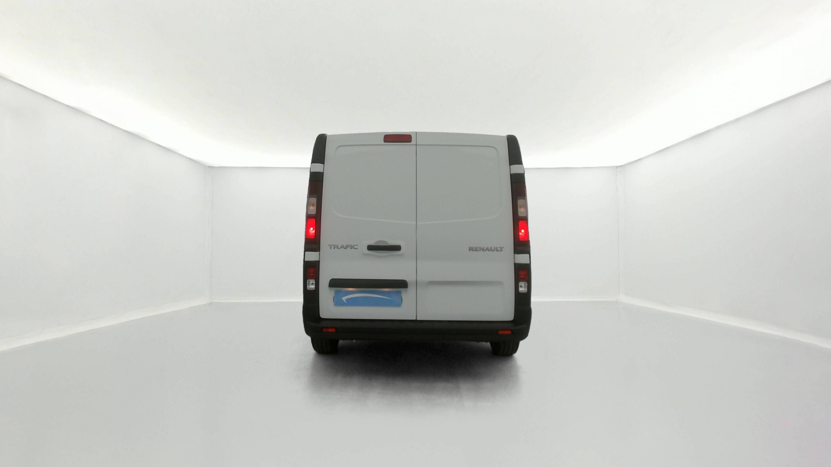 Vente en ligne Renault Trafic 3 Fourgon TRAFIC FG BLUE DCI 130 L1H1 3T GSR2 au prix de 23 490 €