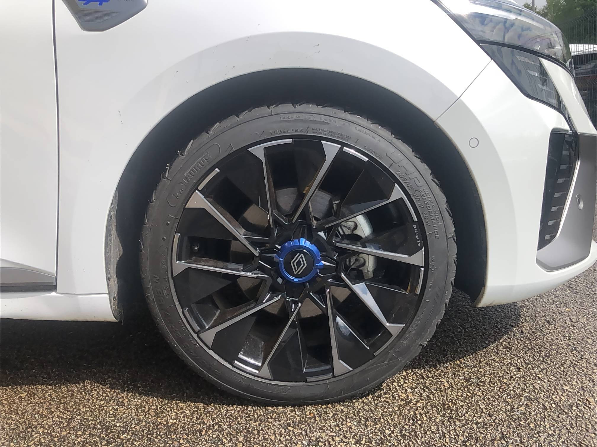 Vente en ligne Renault Clio 5 Clio E-Tech full hybrid 145 au prix de 20 890 €