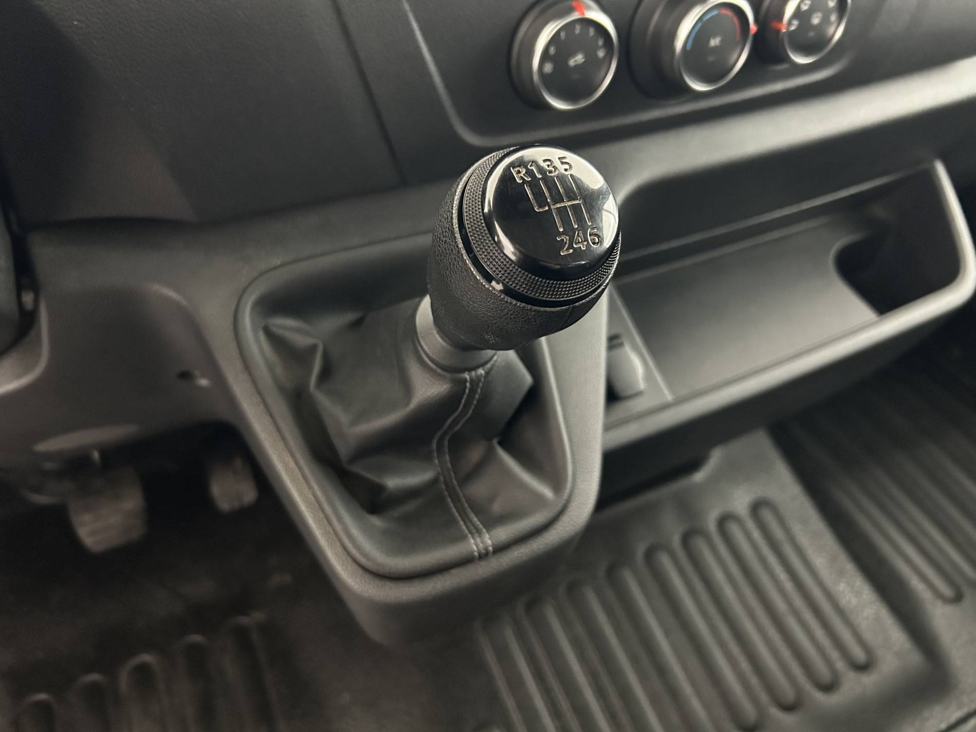 Vente en ligne Renault Master 3 Châssis Cabine MASTER CC PROP RJ3500 L2 PAFC BLUE DCI 130 EURO VI au prix de 33 300 €