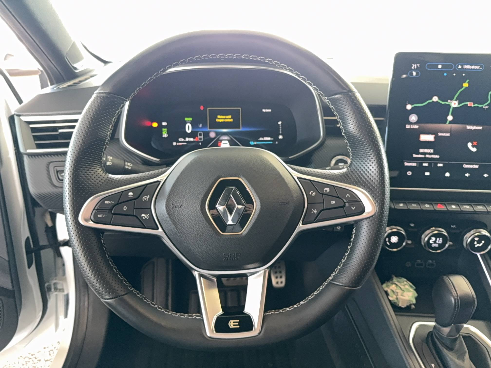 Vente en ligne Renault Clio 5 Clio E-Tech full hybrid 145 au prix de 18 990 €