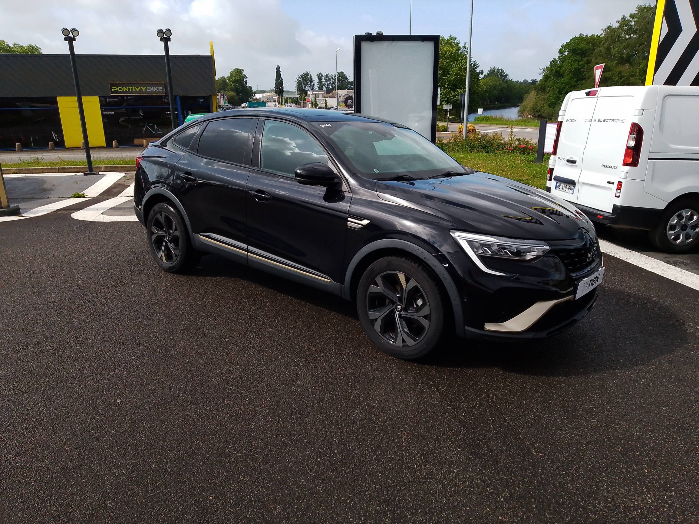 Vente en ligne Renault Arkana  E-Tech hybride 145 - 22 au prix de 24 990 €