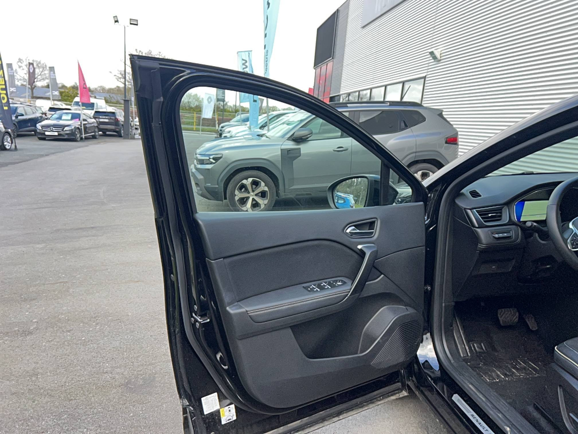 Vente en ligne Renault Symbioz  E-Tech full hybrid 145 au prix de 28 790 €
