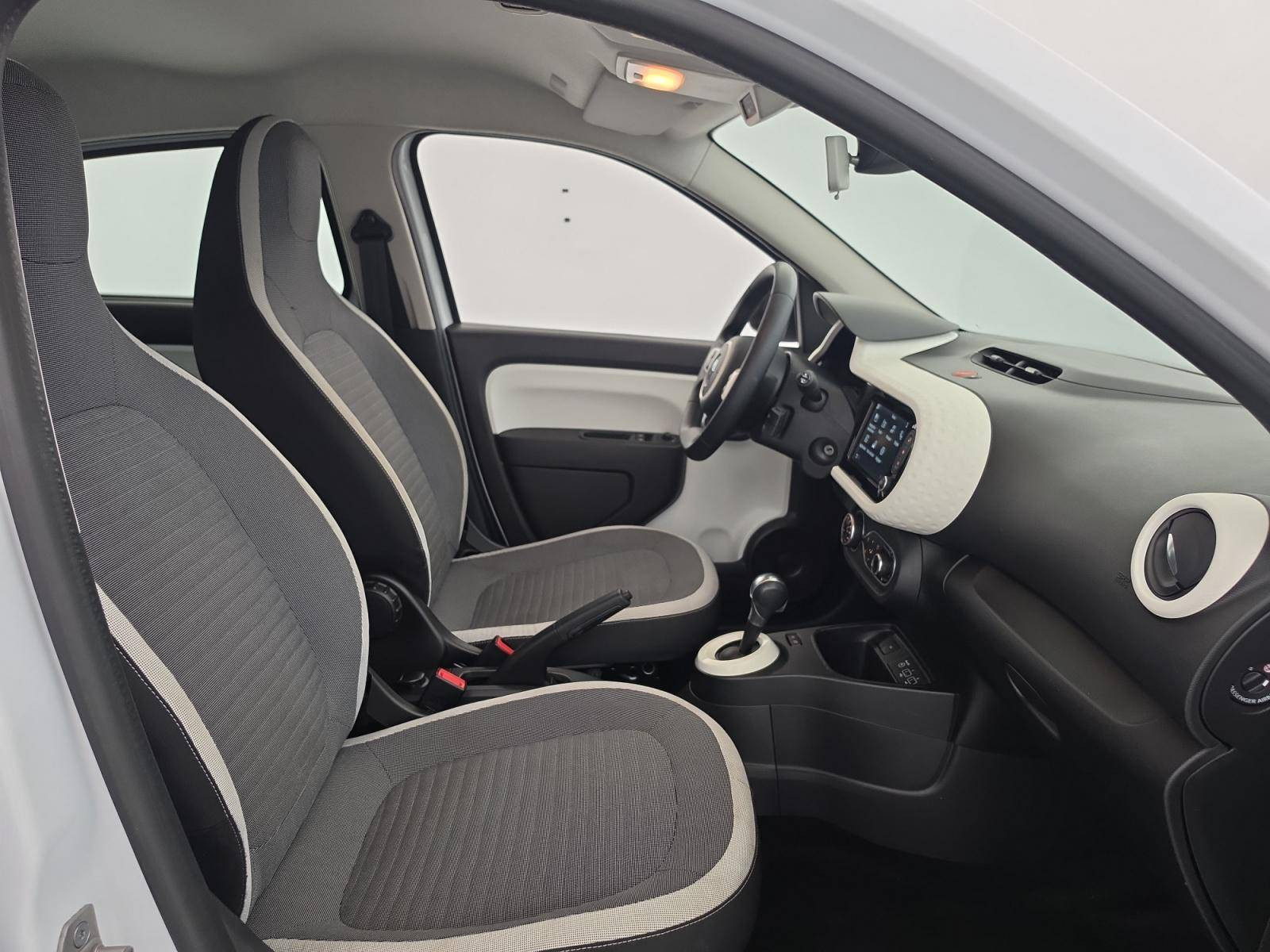 Vente en ligne Renault Twingo Electrique Twingo III E-Tech au prix de 12 490 €