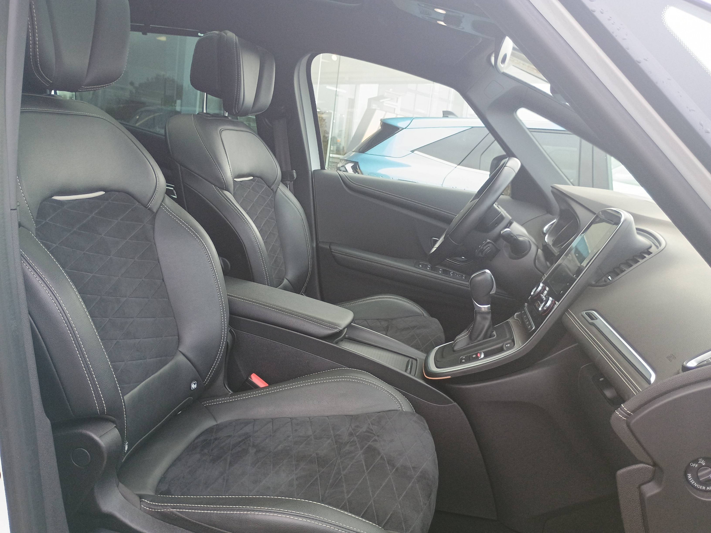 Vente en ligne Renault Grand Scenic 4 Grand Scenic TCe 160 EDC au prix de 24 790 €