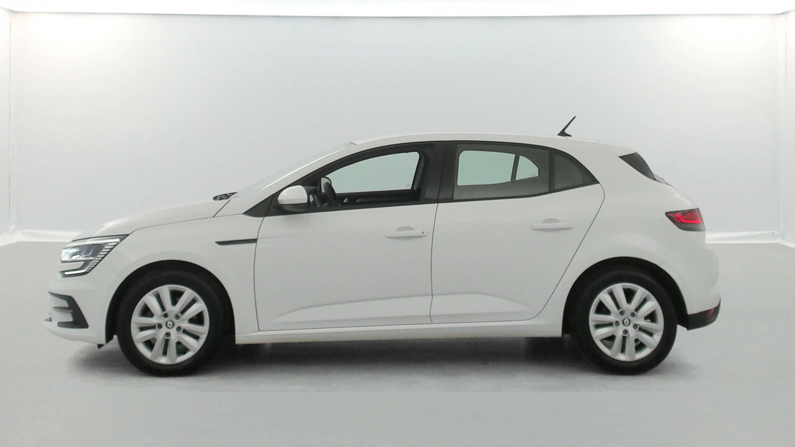 Vente en ligne Renault Megane 4  BLUE DCI 115 au prix de 12 990 €