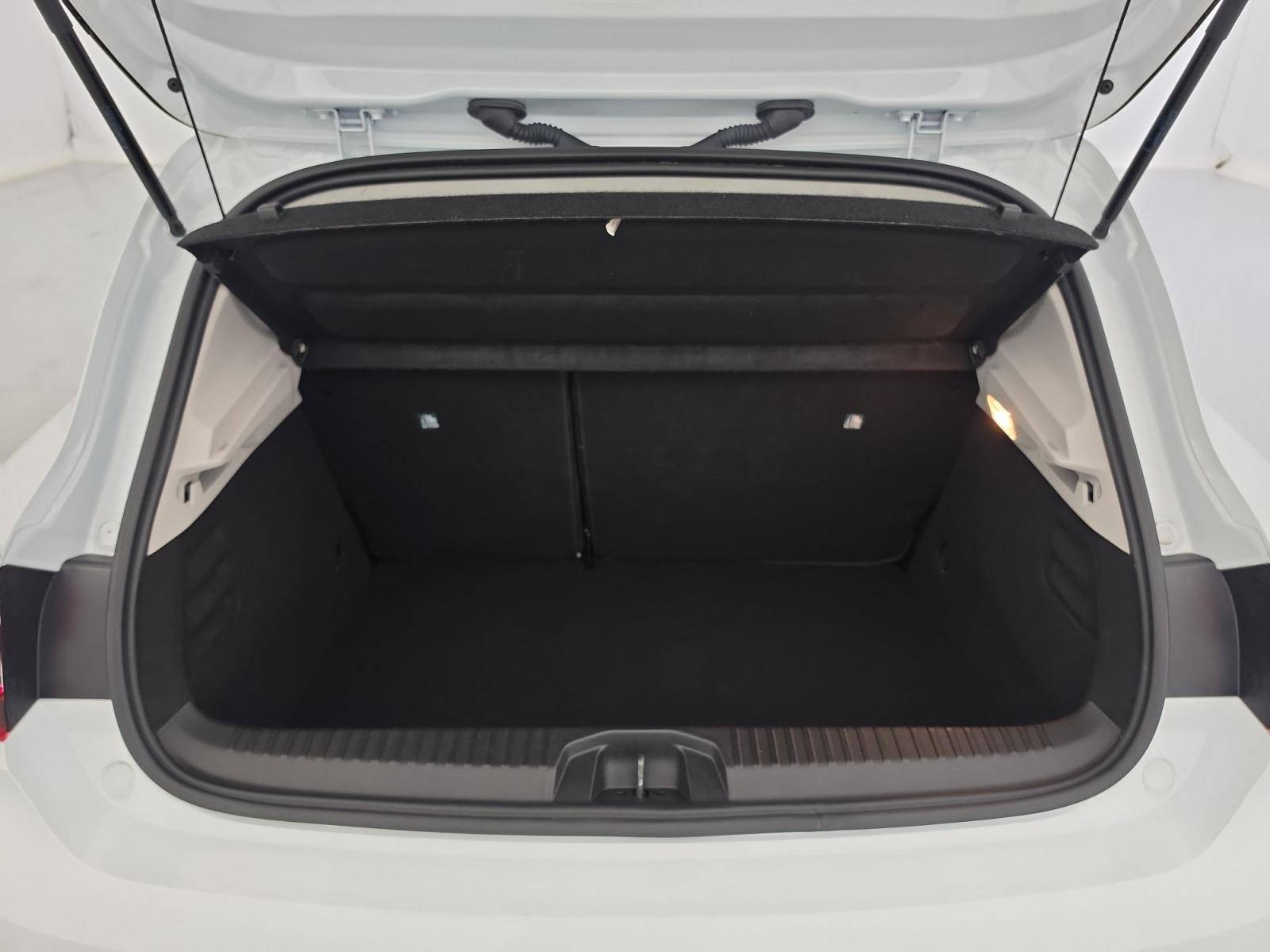 Vente en ligne Renault Clio 5 Clio E-Tech full hybrid 145 au prix de 15 990 €