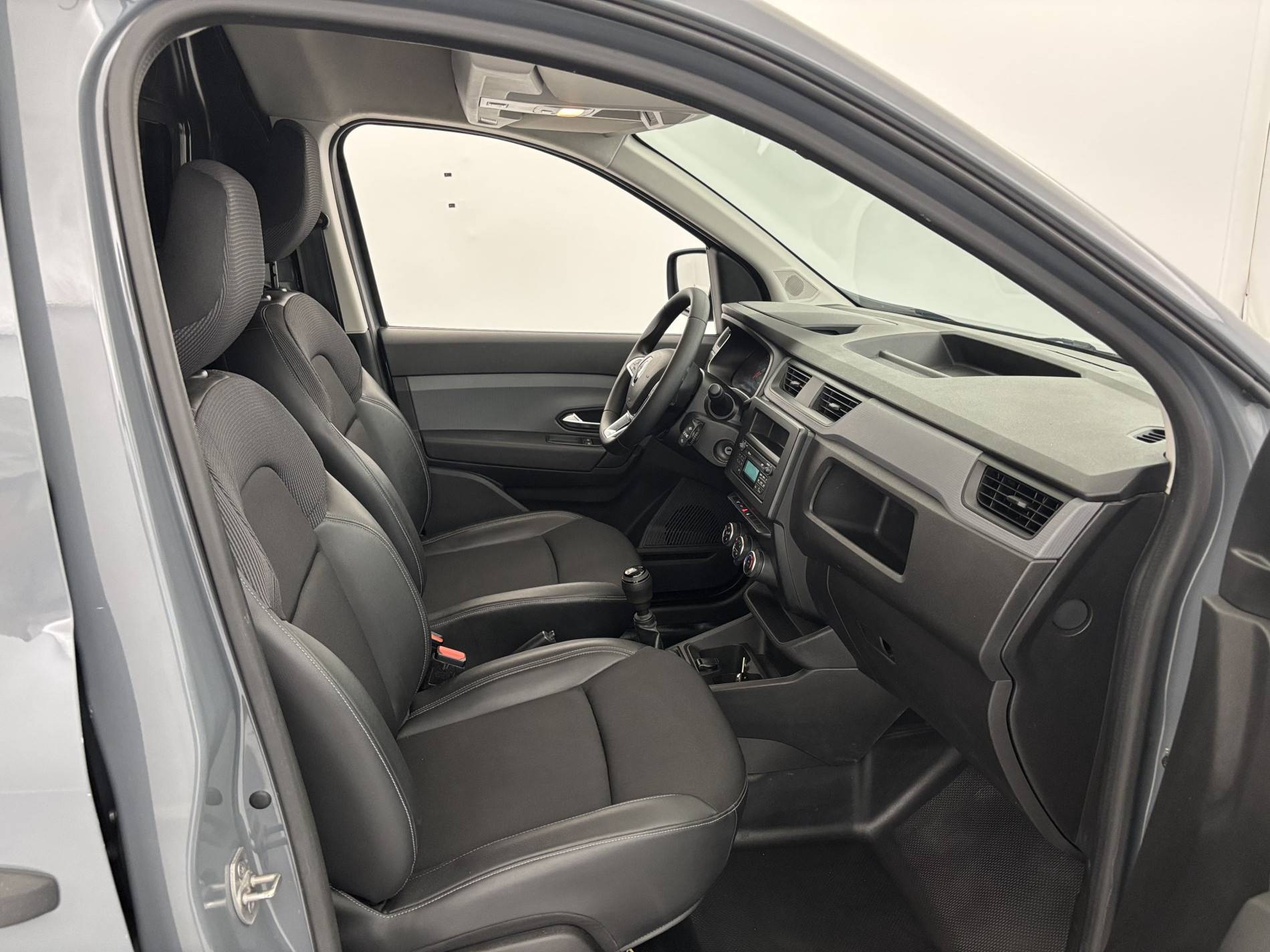 Vente en ligne Renault Express Van  BLUE DCI 95 au prix de 13 590 €