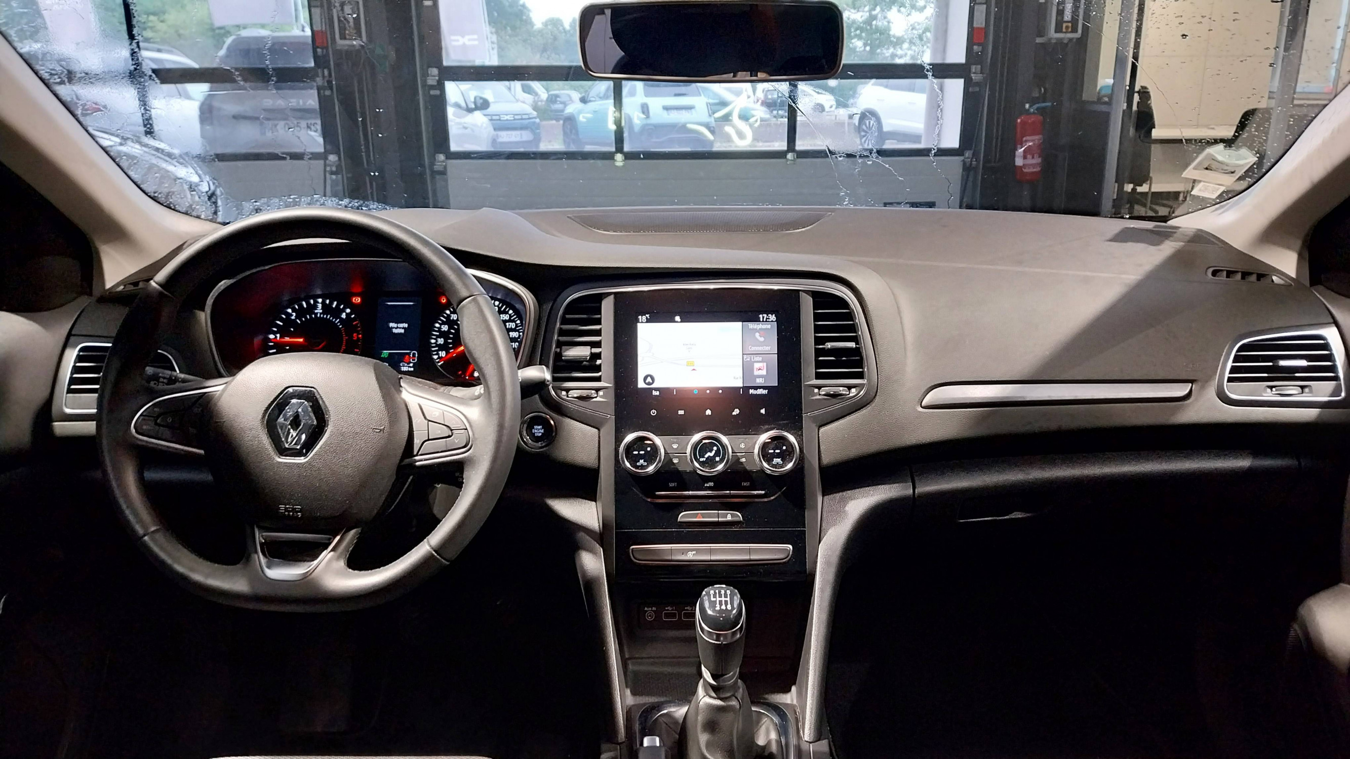 Vente en ligne Renault Megane 4  Blue dCi 115 au prix de 16 990 €