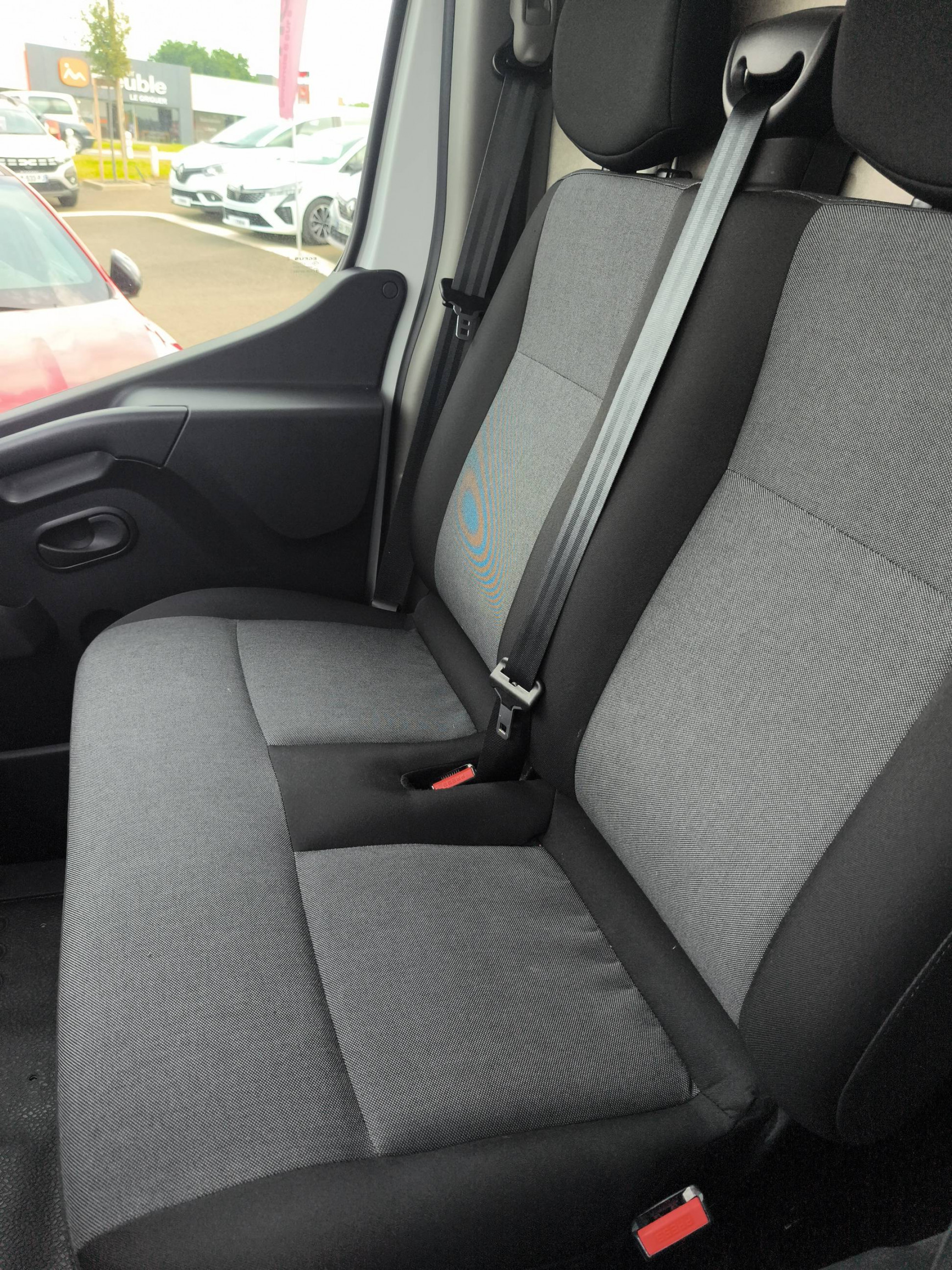 Vente en ligne Renault Master Fourgon MASTER FGN TRAC F3500 L2H2 BLUE DCI 135 au prix de 24 990 €