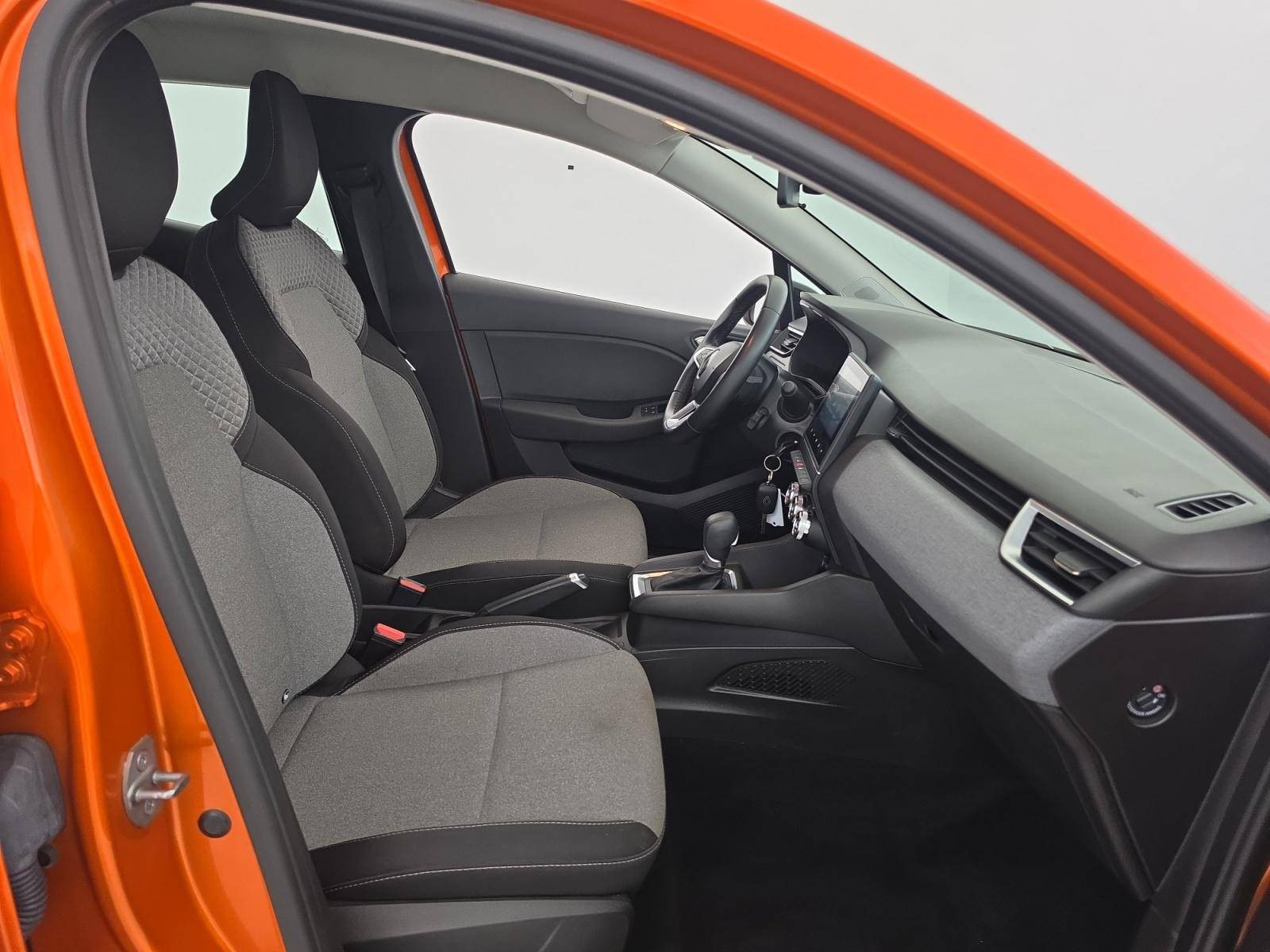 Vente en ligne Renault Clio 5 Clio E-Tech full hybrid 145 au prix de 16 290 €