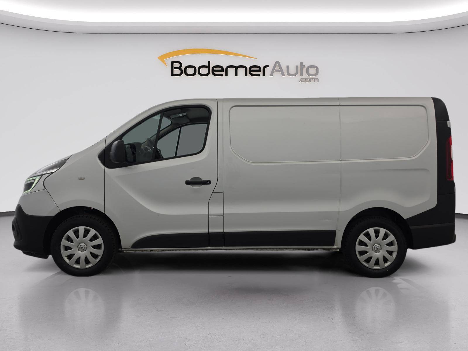Vente en ligne Renault Trafic 3 Fourgon TRAFIC FGN L1H1 1000 KG DCI 120 au prix de 17 990 €
