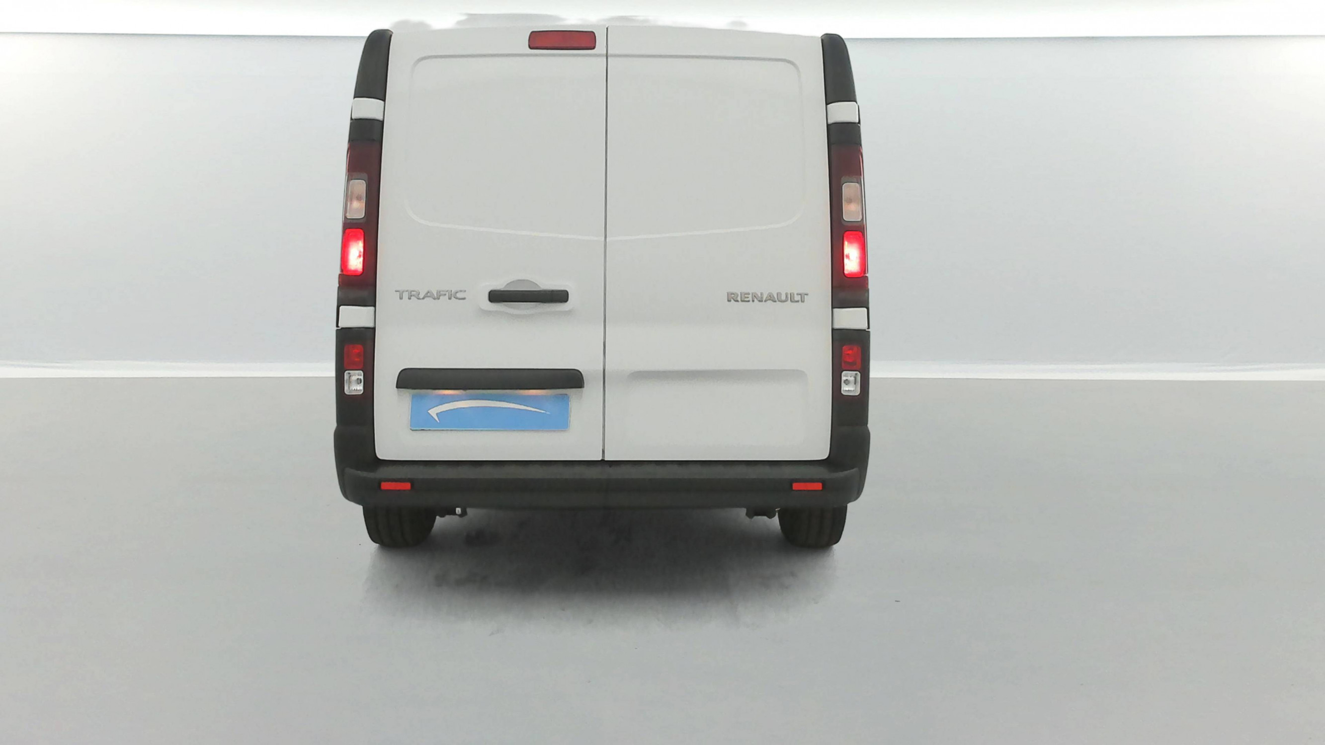 Vente en ligne Renault Trafic 3 Fourgon TRAFIC FGN L2H1 3000 KG BLUE DCI 130 au prix de 23 990 €