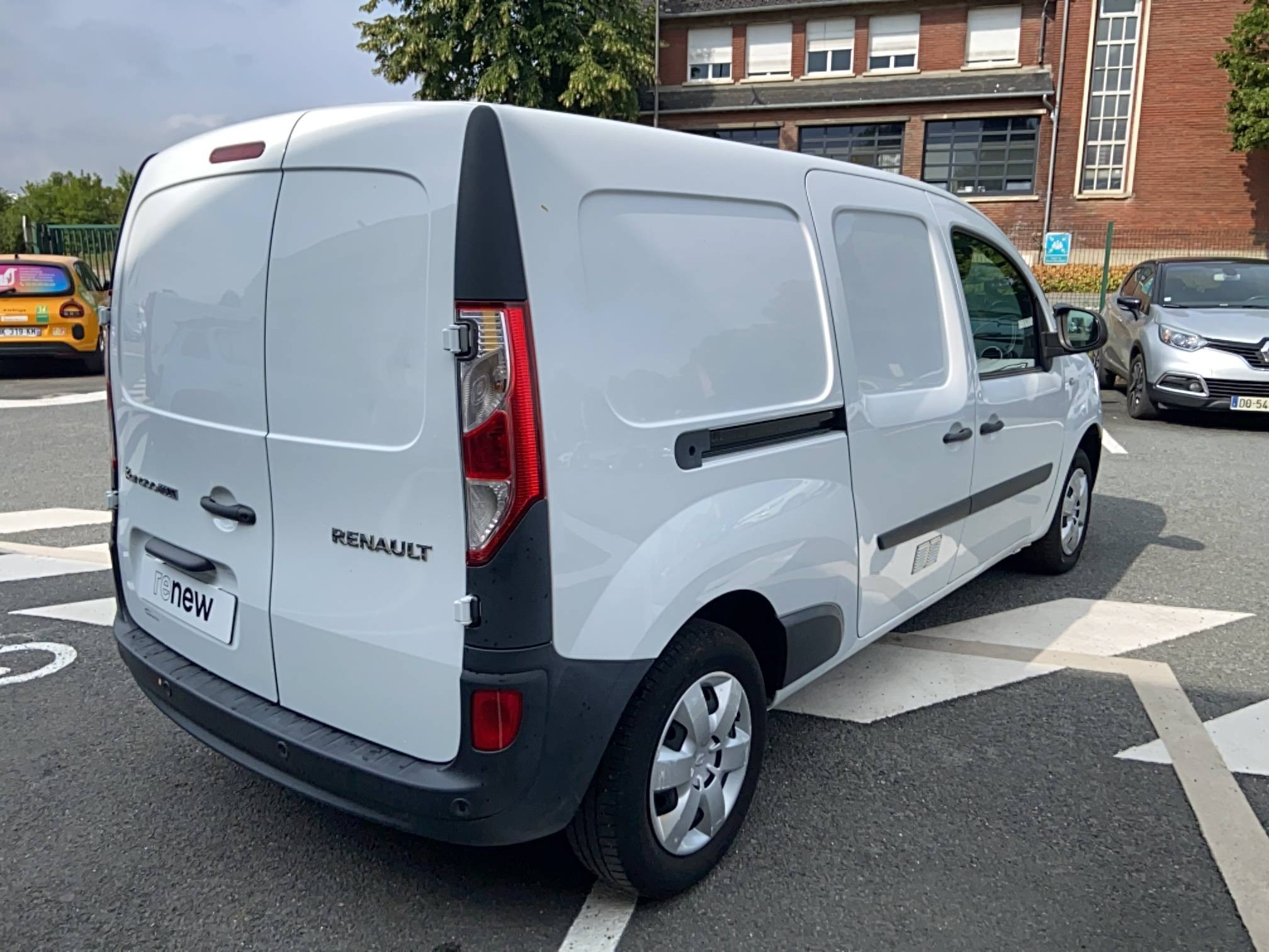 Vente en ligne Renault Kangoo Express  GRAND VOLUME BLUE DCI 115 au prix de 12 000 €