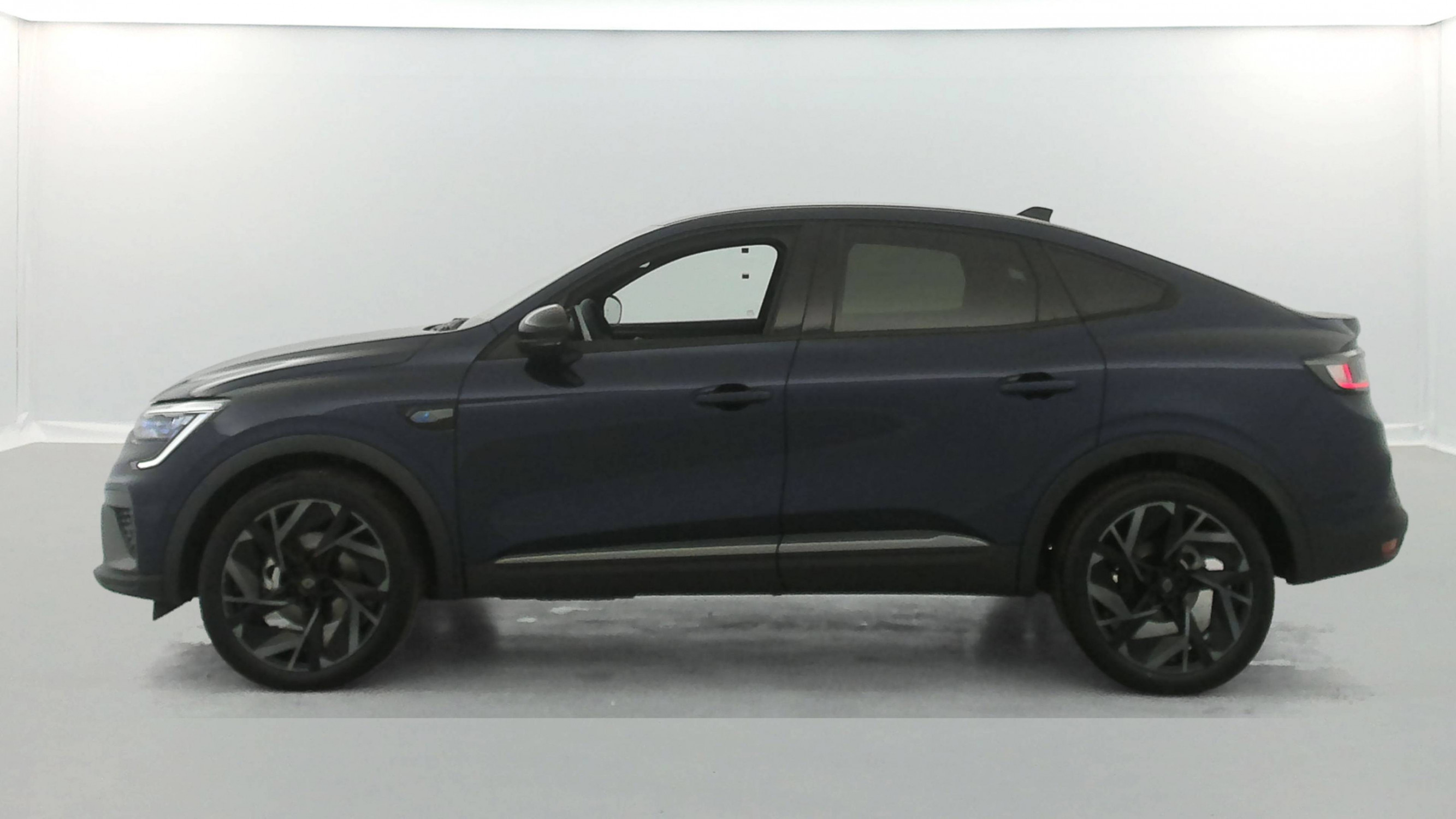 Vente en ligne Renault Arkana  E-Tech full hybrid 145 GSR2 au prix de 28 980 €