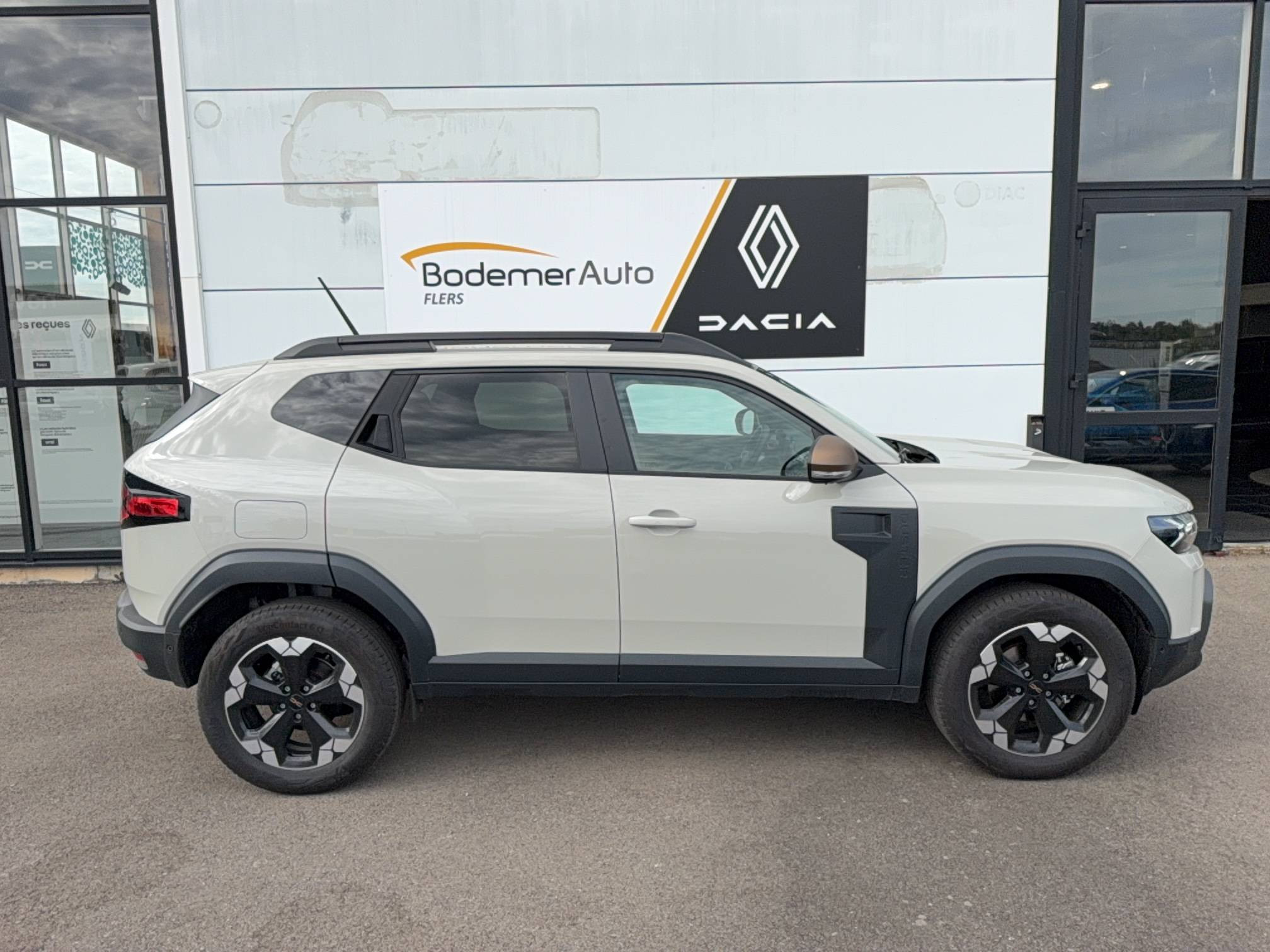 Vente en ligne Dacia Duster  Hybrid 155 au prix de 29 980 €