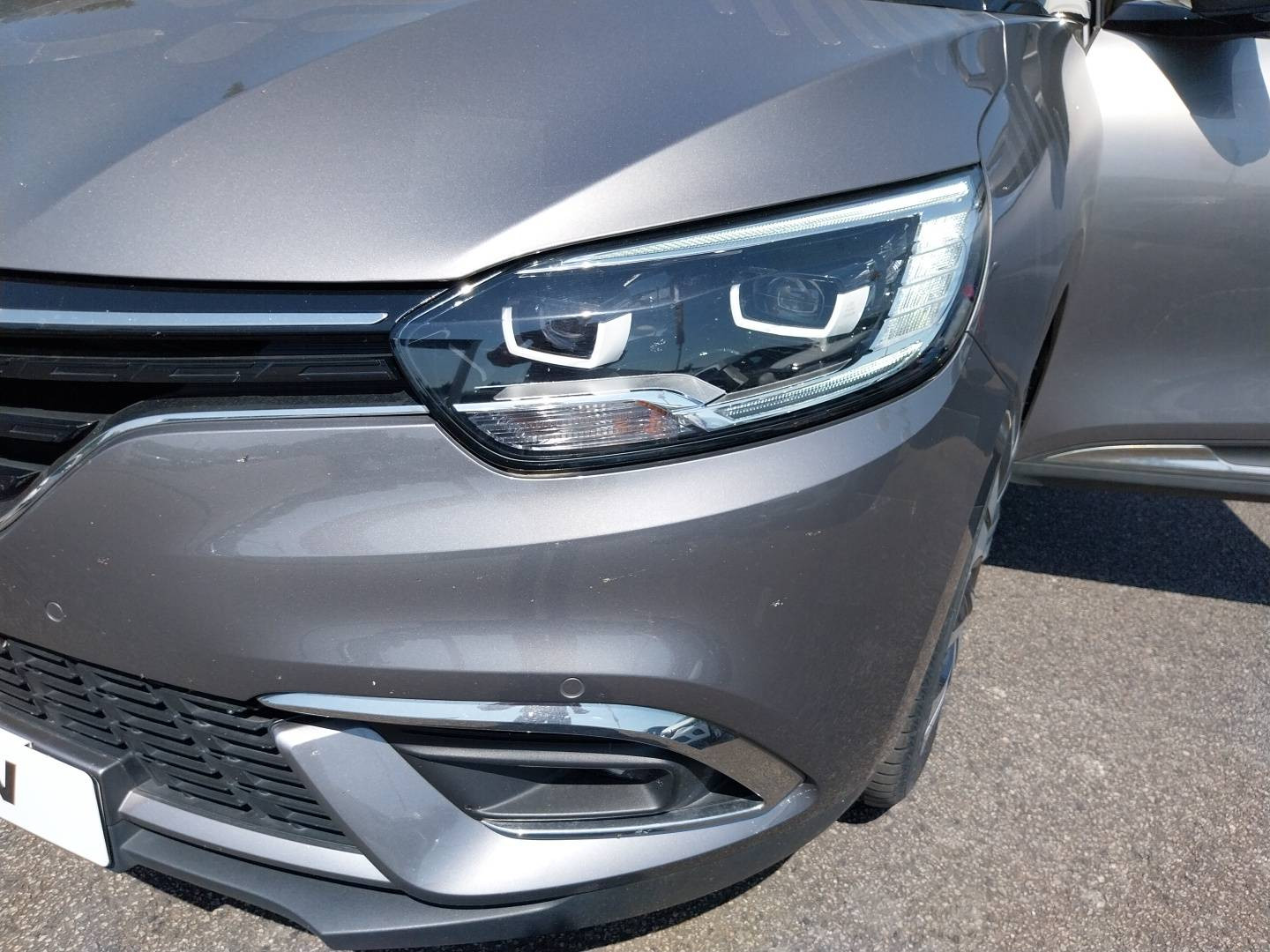 Vente en ligne Renault Grand Scenic 4 Grand Scenic TCe 140 au prix de 19 590 €