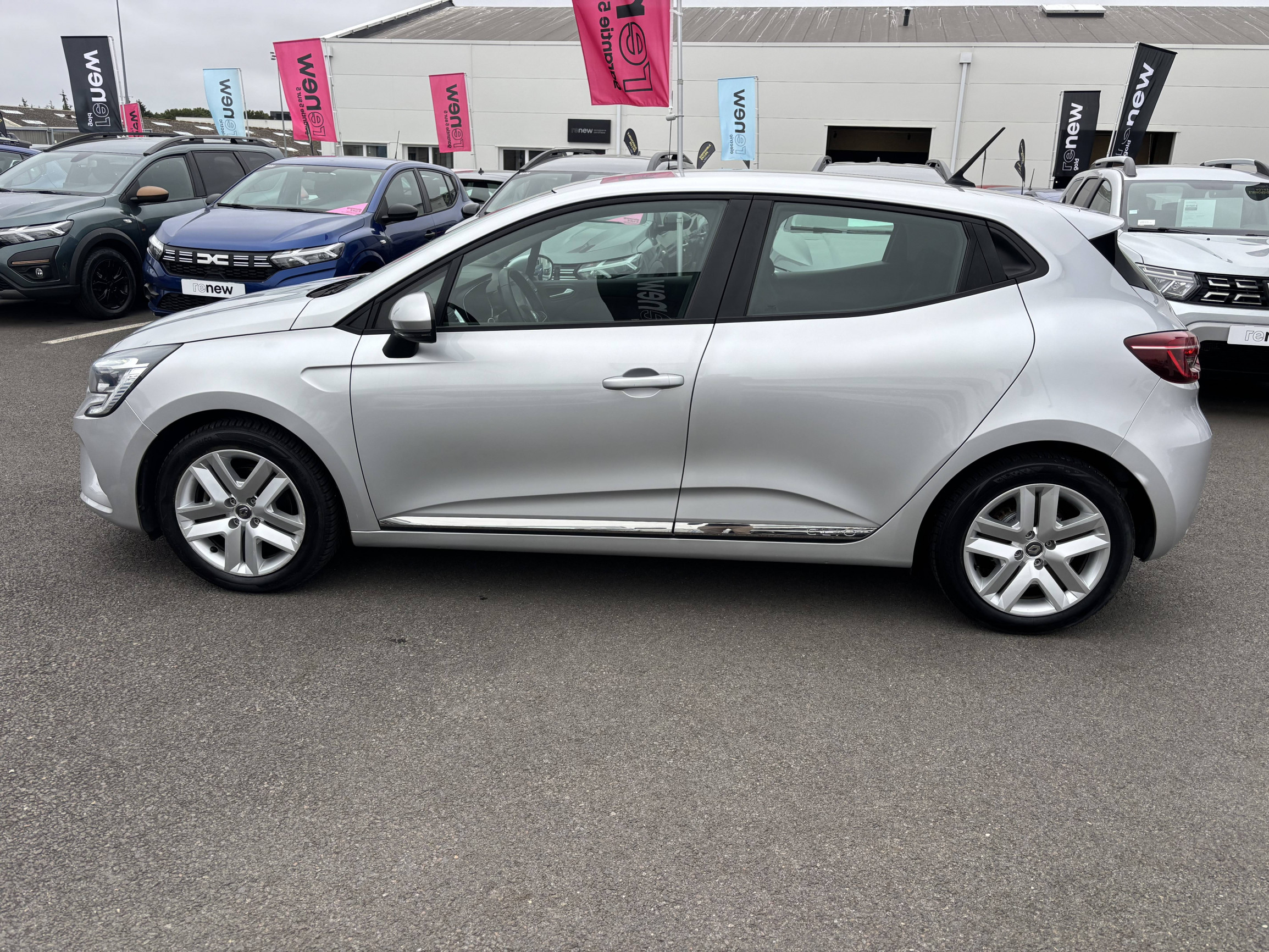 Vente en ligne Renault Clio 5 Clio Blue dCi 85 au prix de 12 990 €