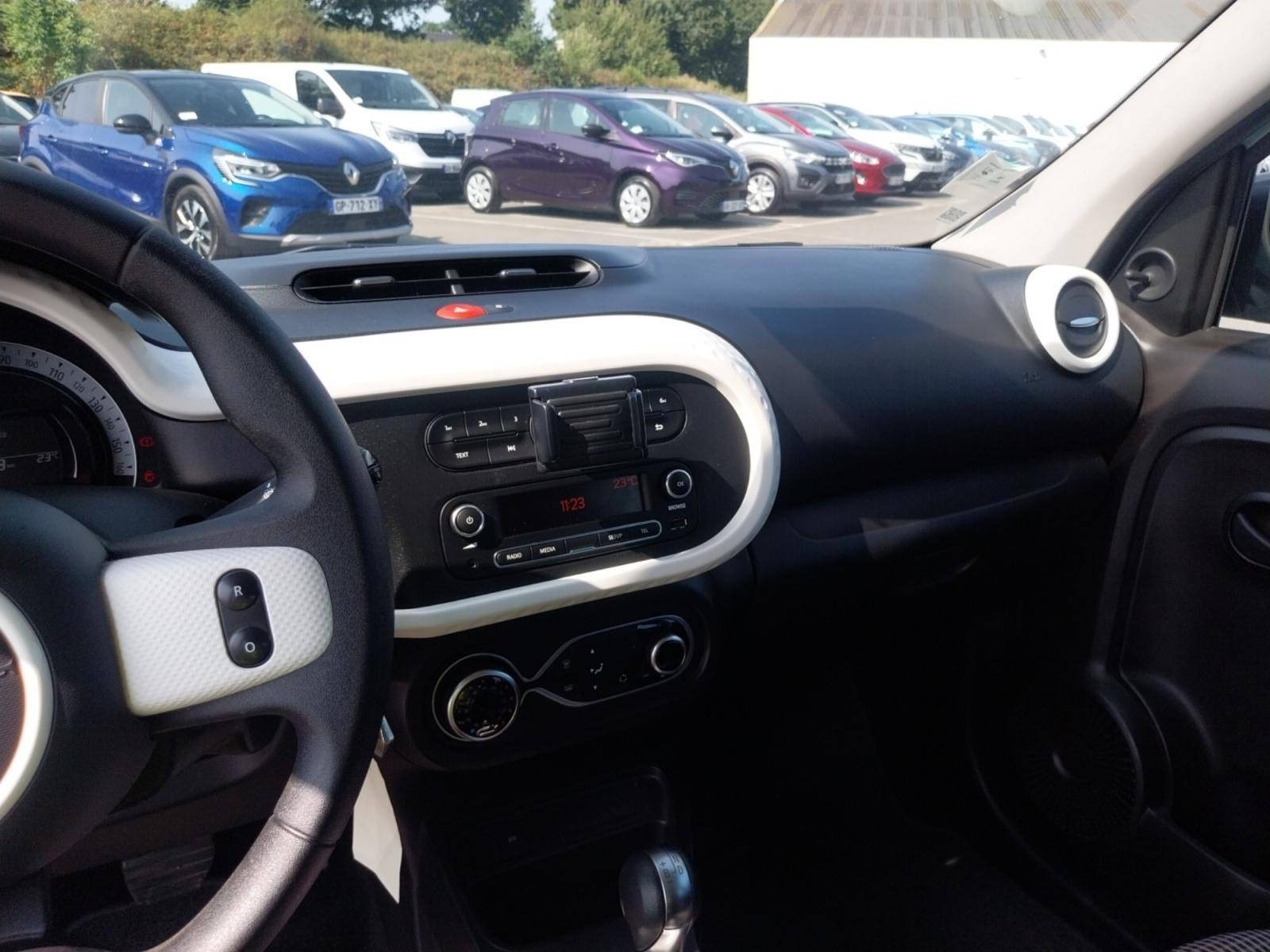 Vente en ligne Renault Twingo Electrique Twingo III E-Tech au prix de 11 900 €