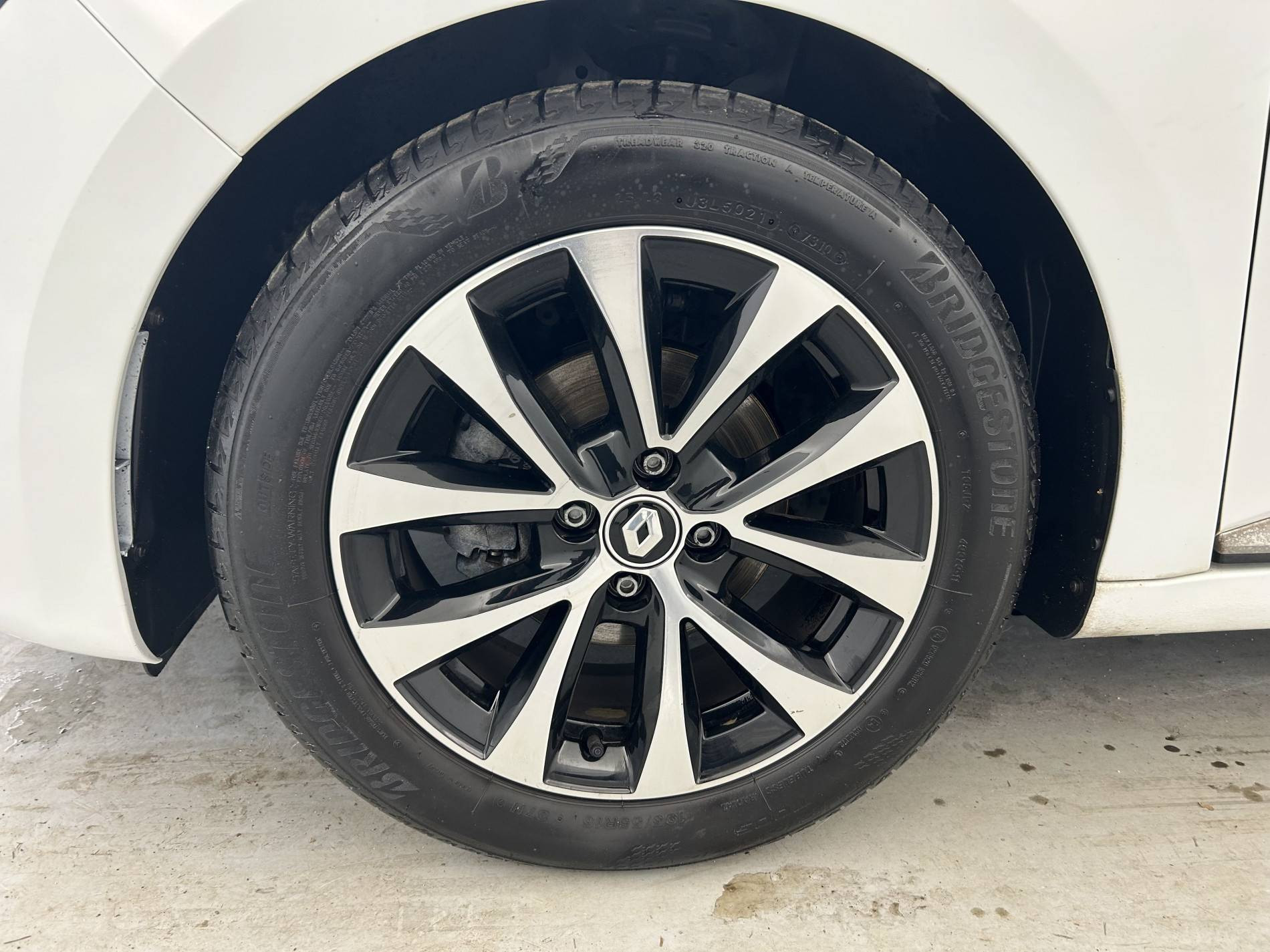 Vente en ligne Renault Clio 5 Clio TCe 90 - 21N au prix de 15 290 €