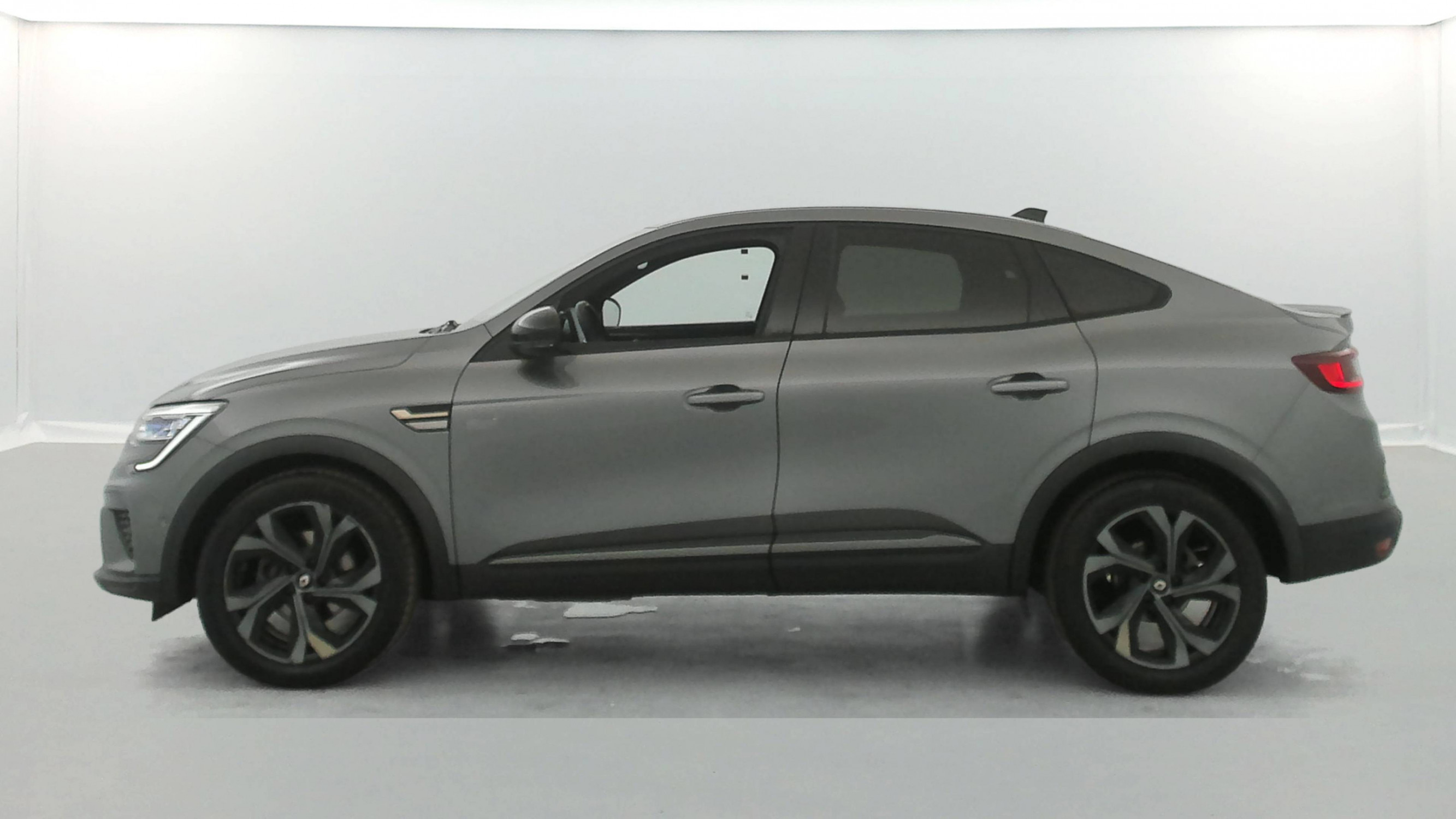 Vente en ligne Renault Arkana  E-Tech hybride 145 - 22 au prix de 20 990 €